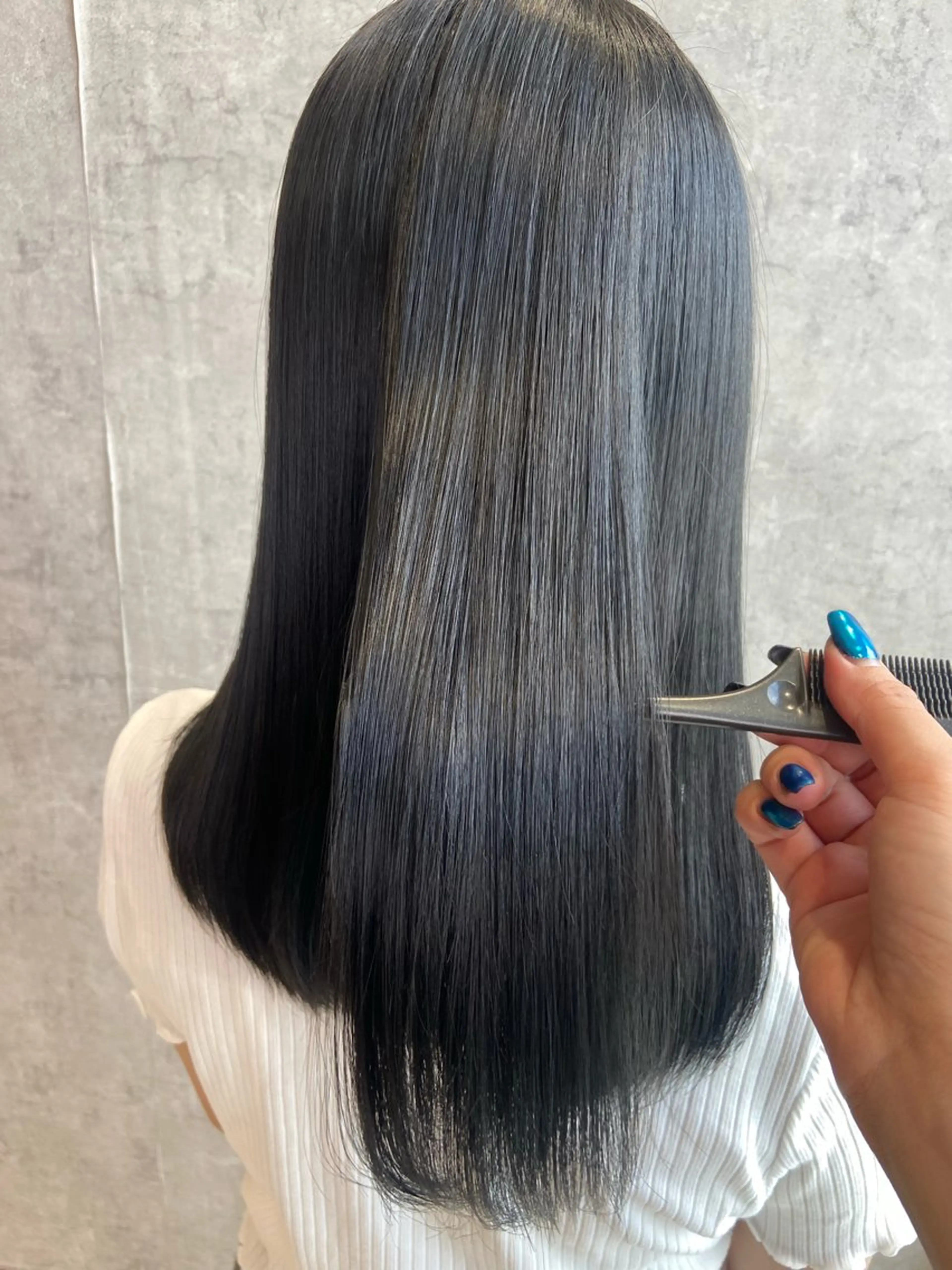 ミディアム カラー Hirona 縮毛矯正/髪質改善のヘアスタイル