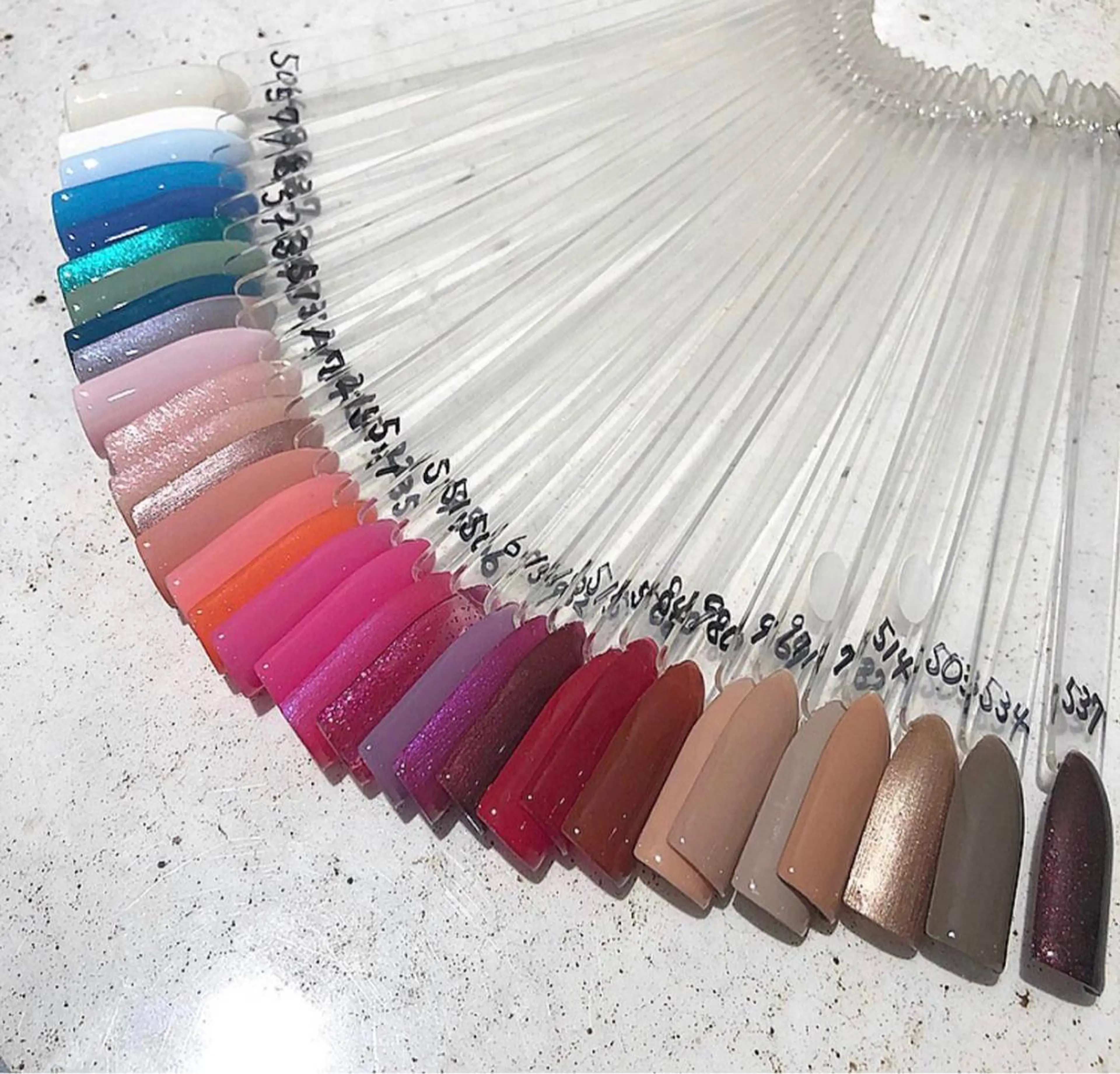 ネイル 佐藤 穂乃香のネイルデザイン