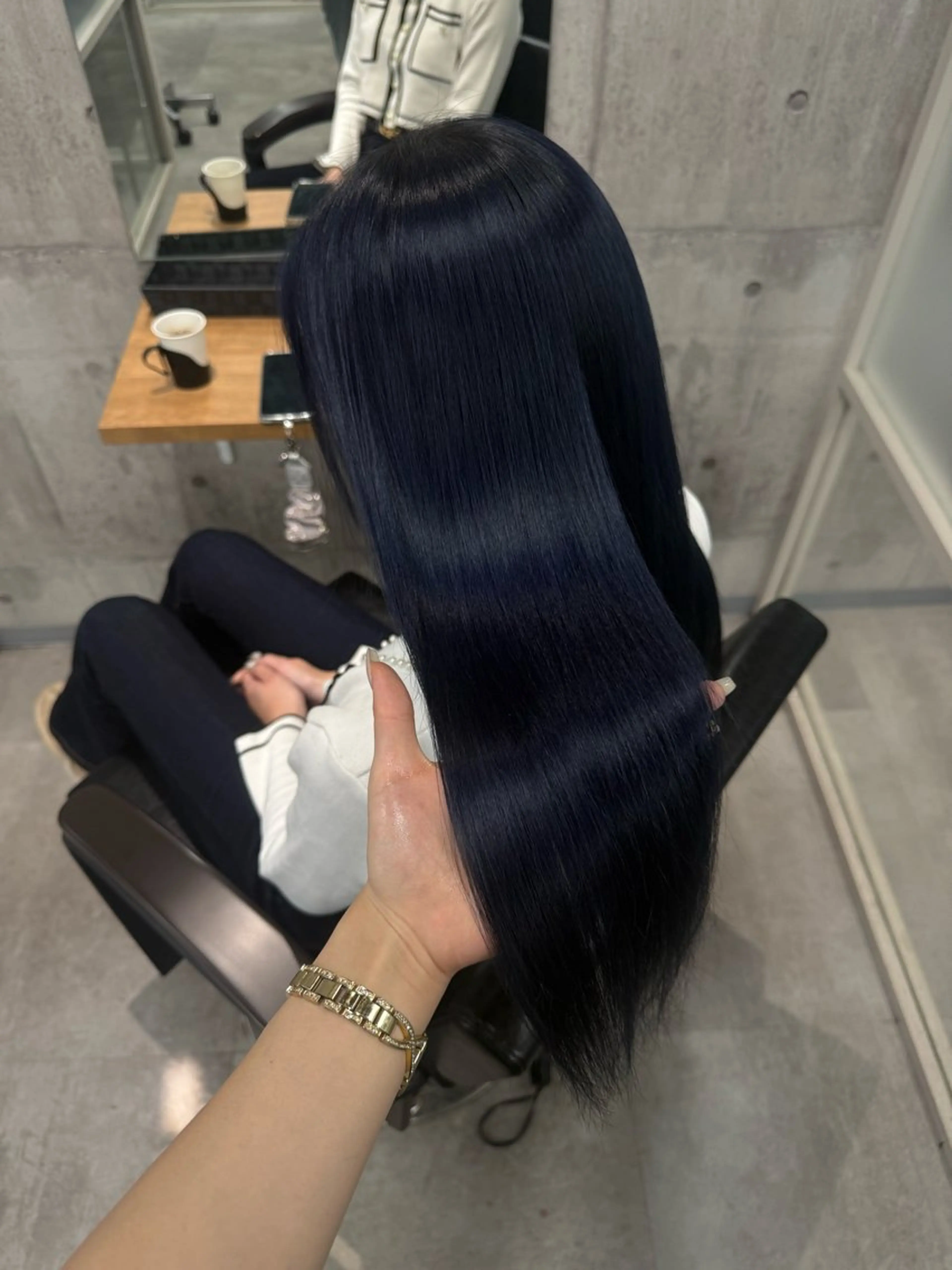 ロング ayano /レイヤー/艶カラーのヘアスタイル