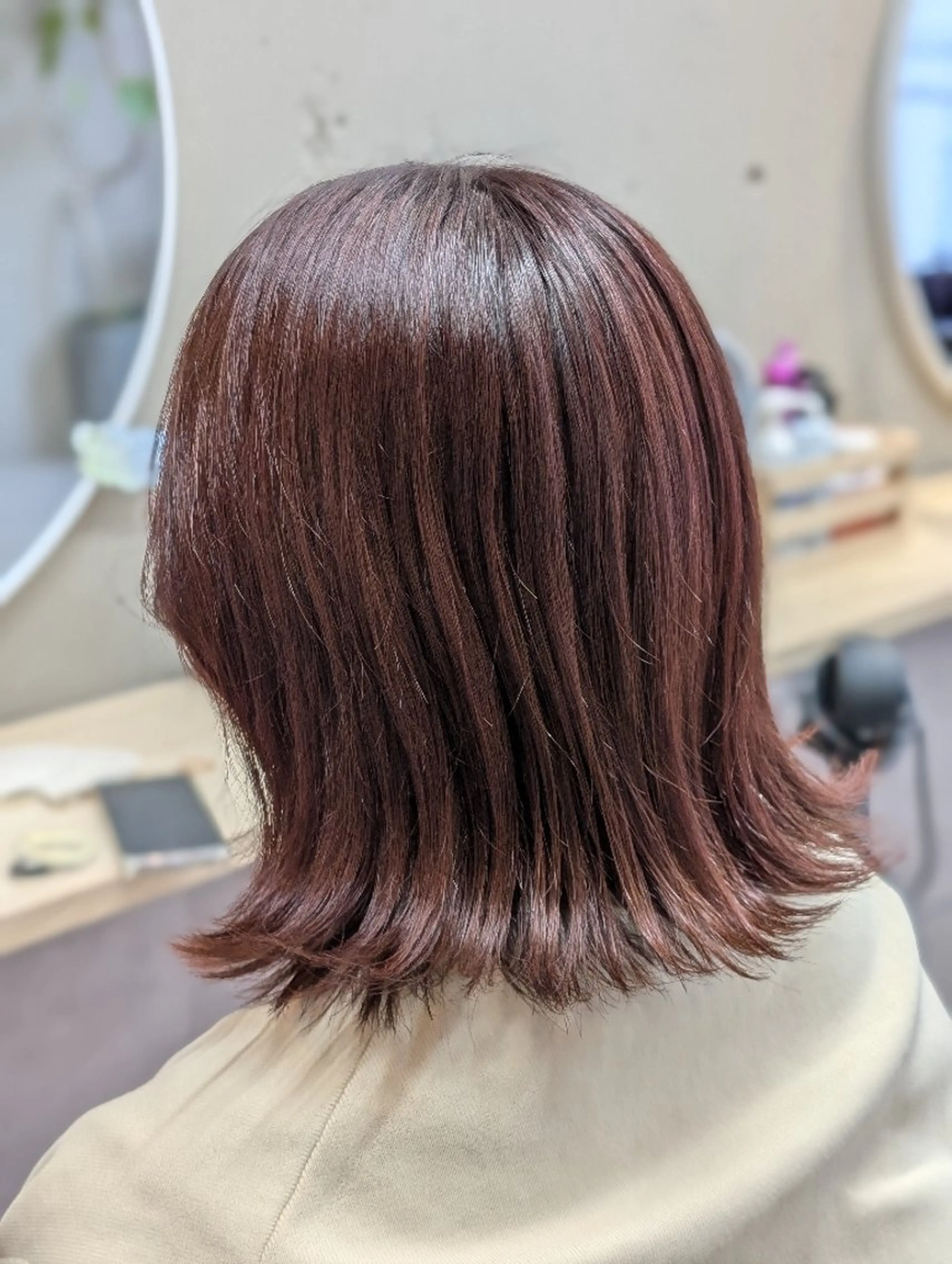 ミディアム 浦上 汐里のヘアスタイル