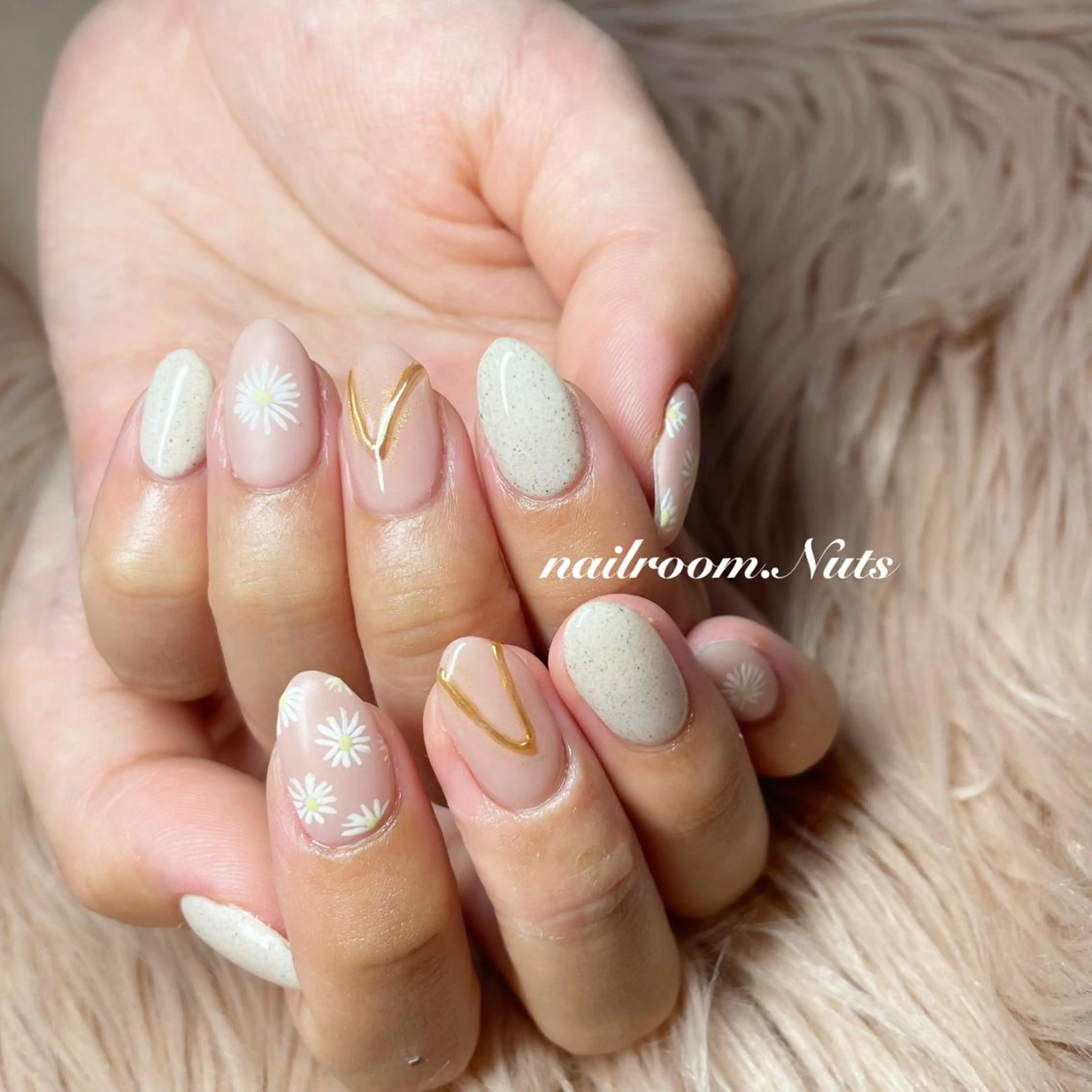 ネイル ハンドネイル nailsalon Nutsのネイルデザイン