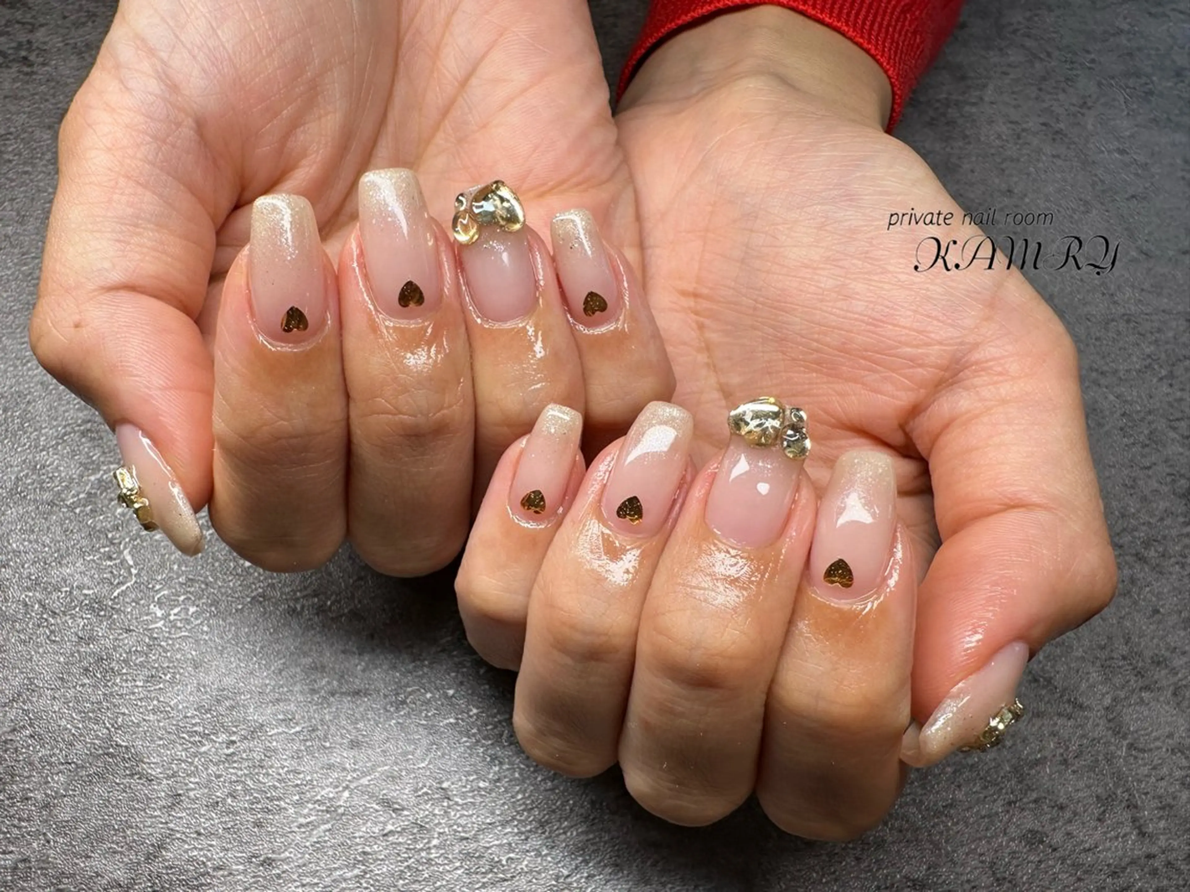 ネイル ストーンネイル ハンドネイル La ala nailのネイルデザイン