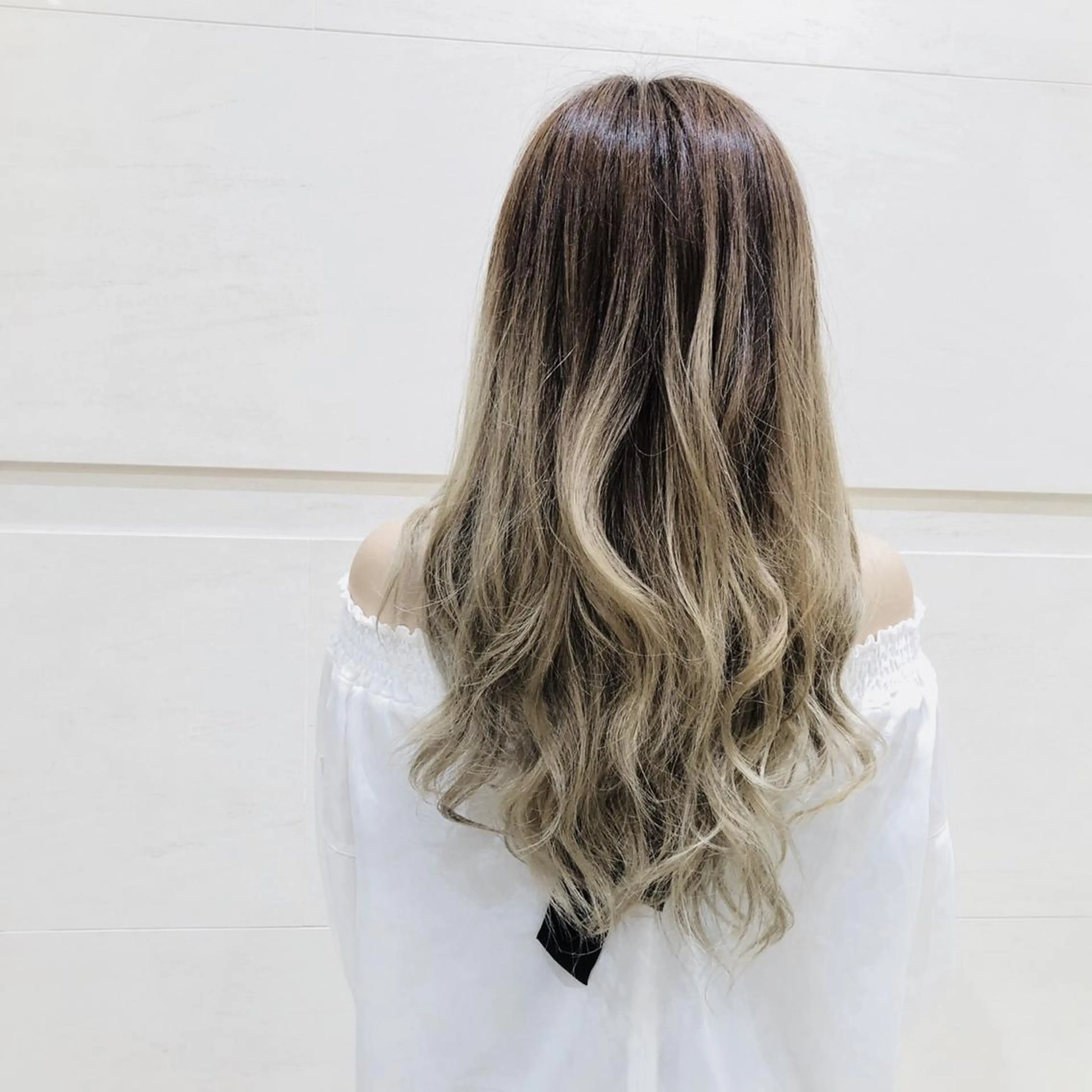 ロング ili 梅田のヘアスタイル