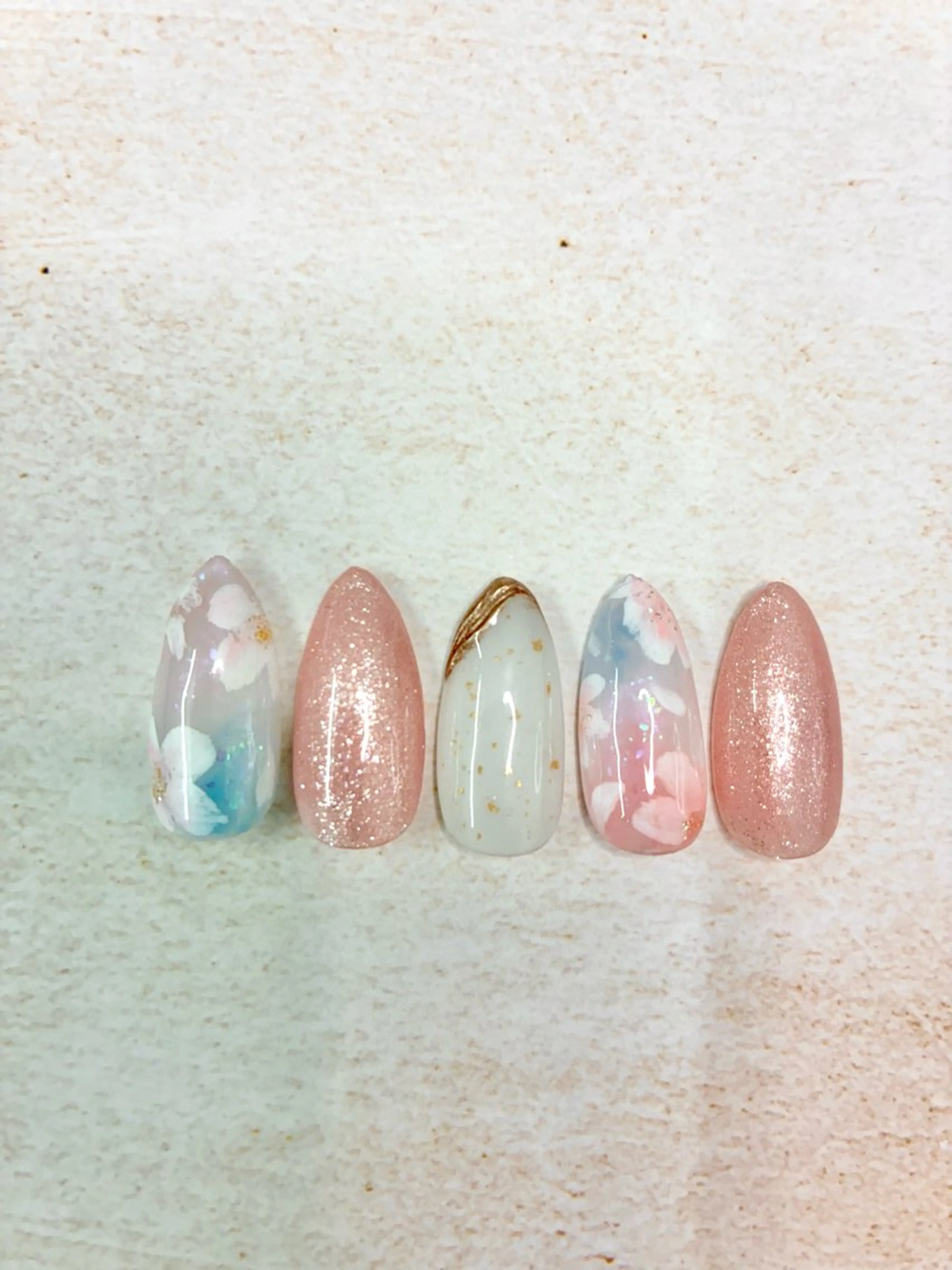 ネイル 春ネイル ハンドネイル Tess +のネイルデザイン