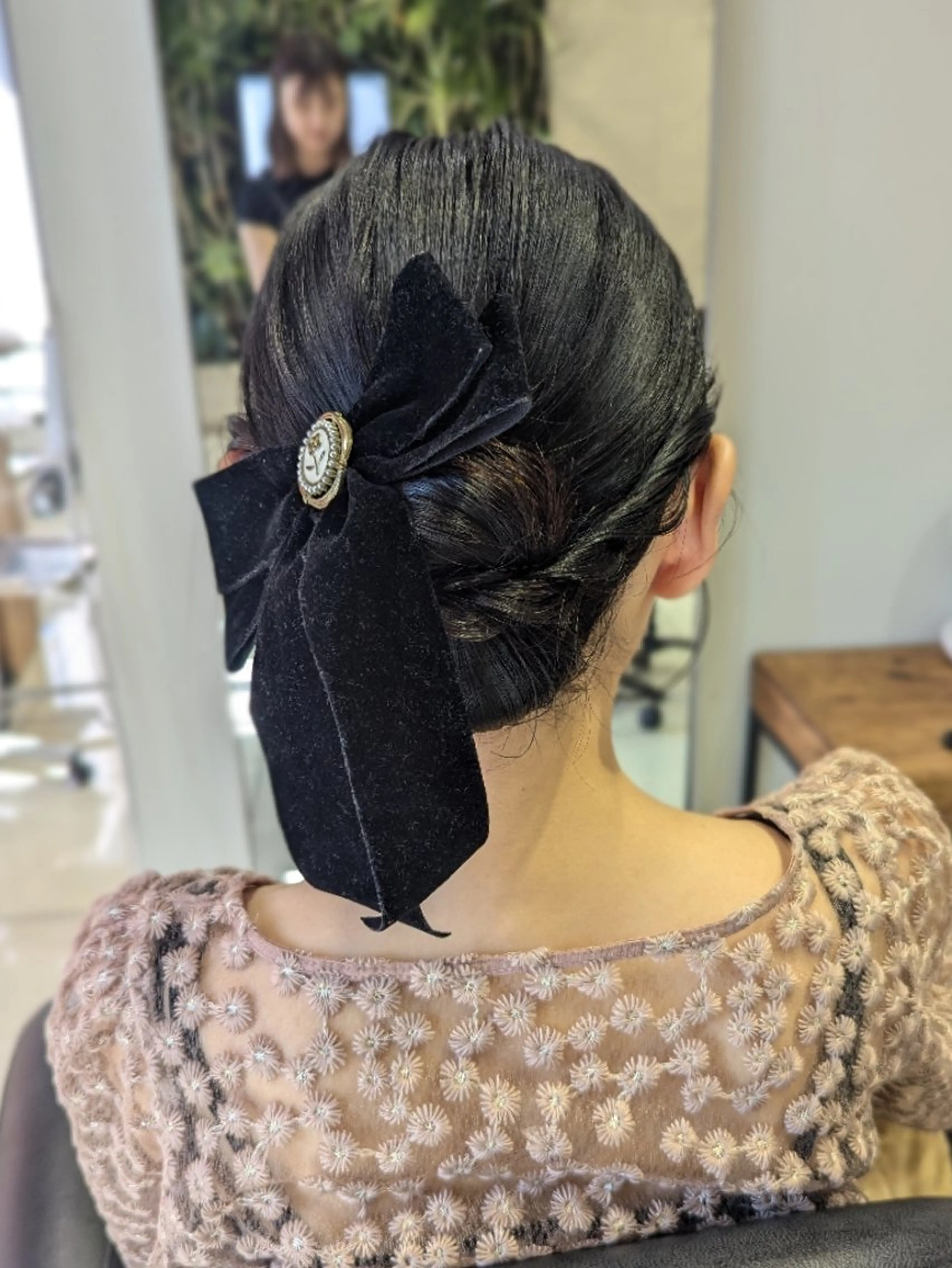 ヘアアレンジ ミディアム ヘアセット 顔周りカット/お呼ば れヘア/レイヤーのヘアスタイル