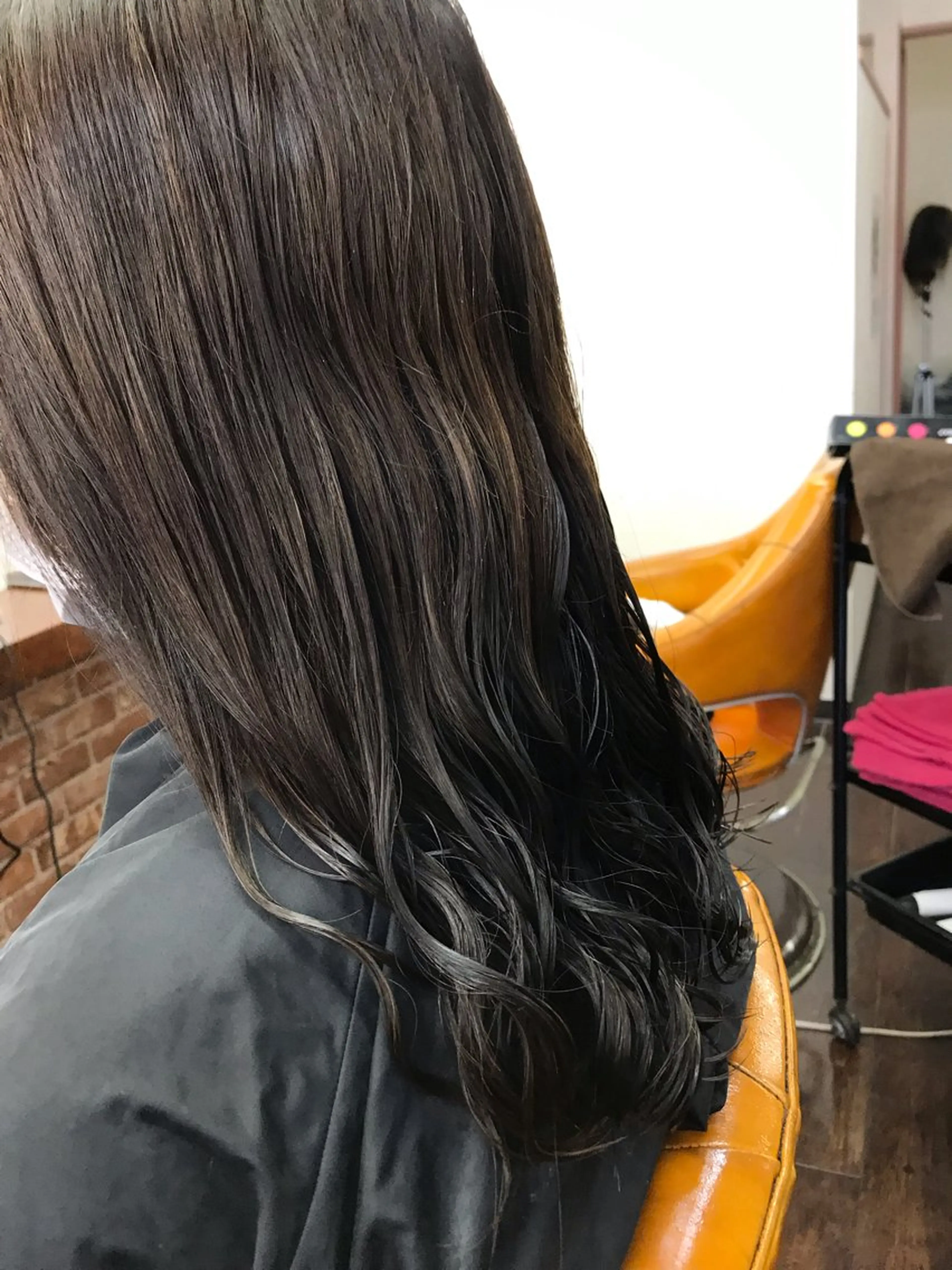 セミロング カラー 桧山 真のヘアスタイル