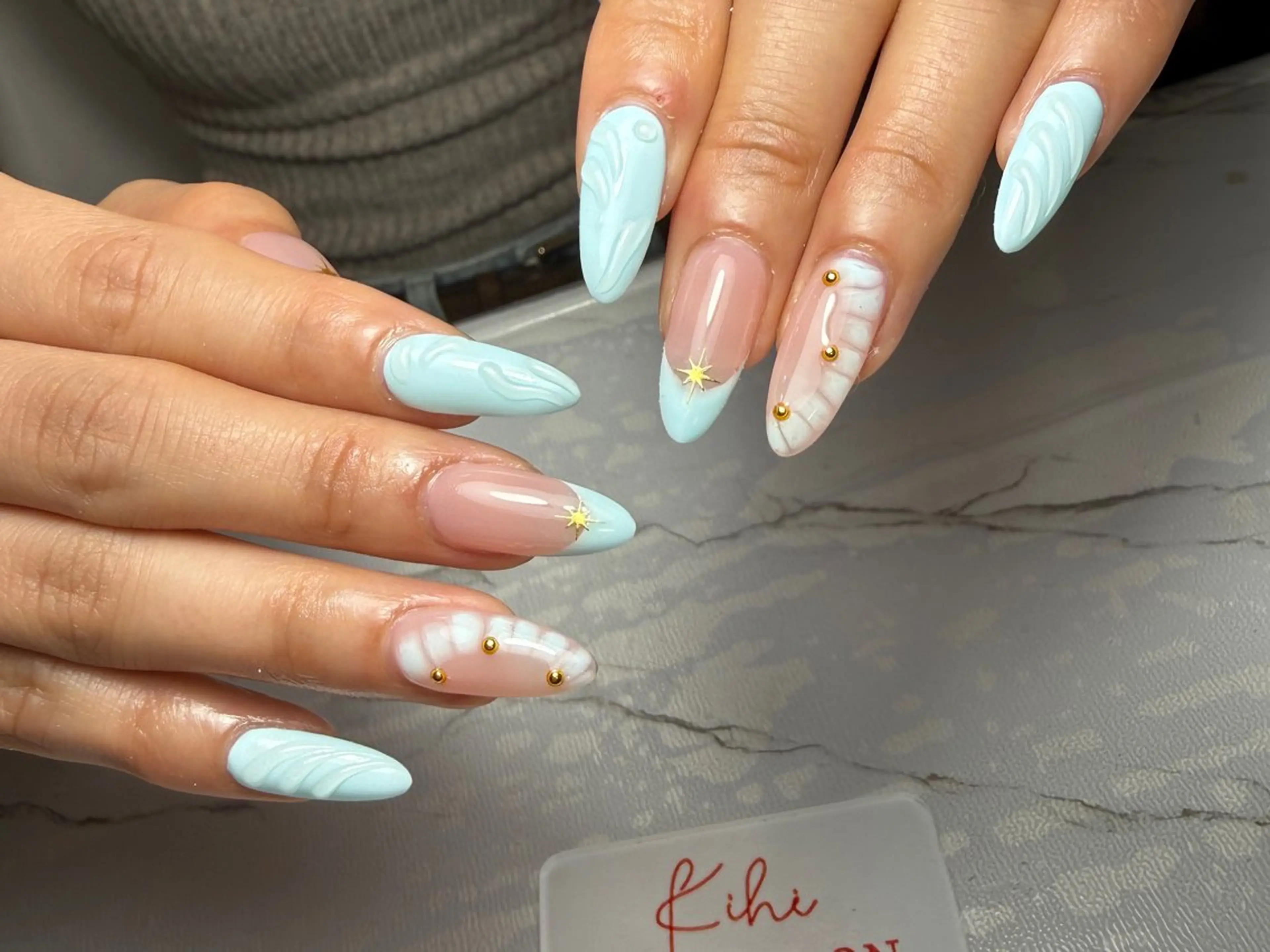 ネイル アートネイル フレンチネイル ジェルネイル グラデーション 韓国ネイル ハンドネイル 💕鈴木ユリ パラジェル/オフ無料のネイルデザイン