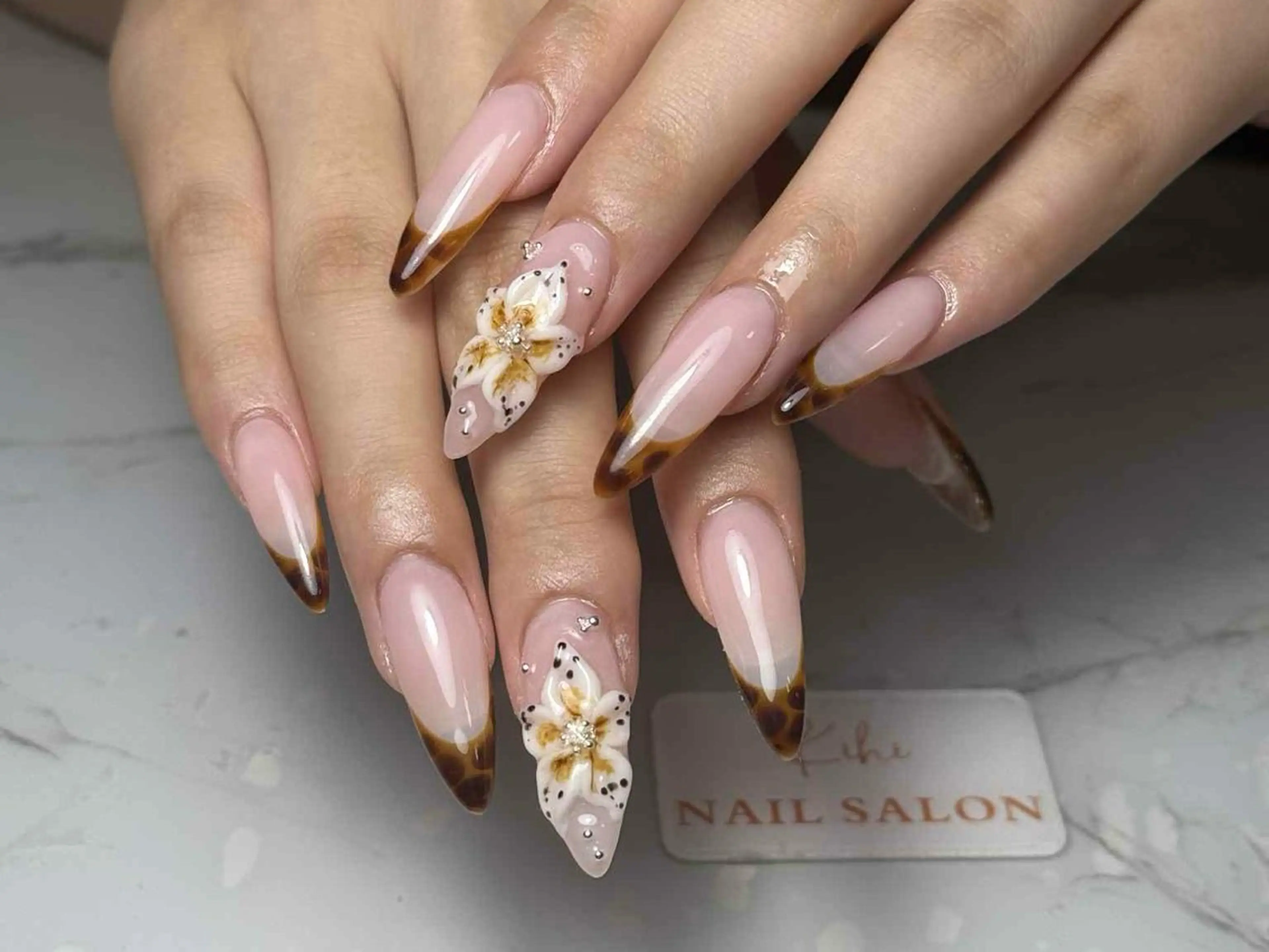 ネイル アートネイル フレンチネイル ジェルネイル グラデーション 韓国ネイル ハンドネイル ハンドケア さくら💮💮 【オフ無料】のネイルデザイン