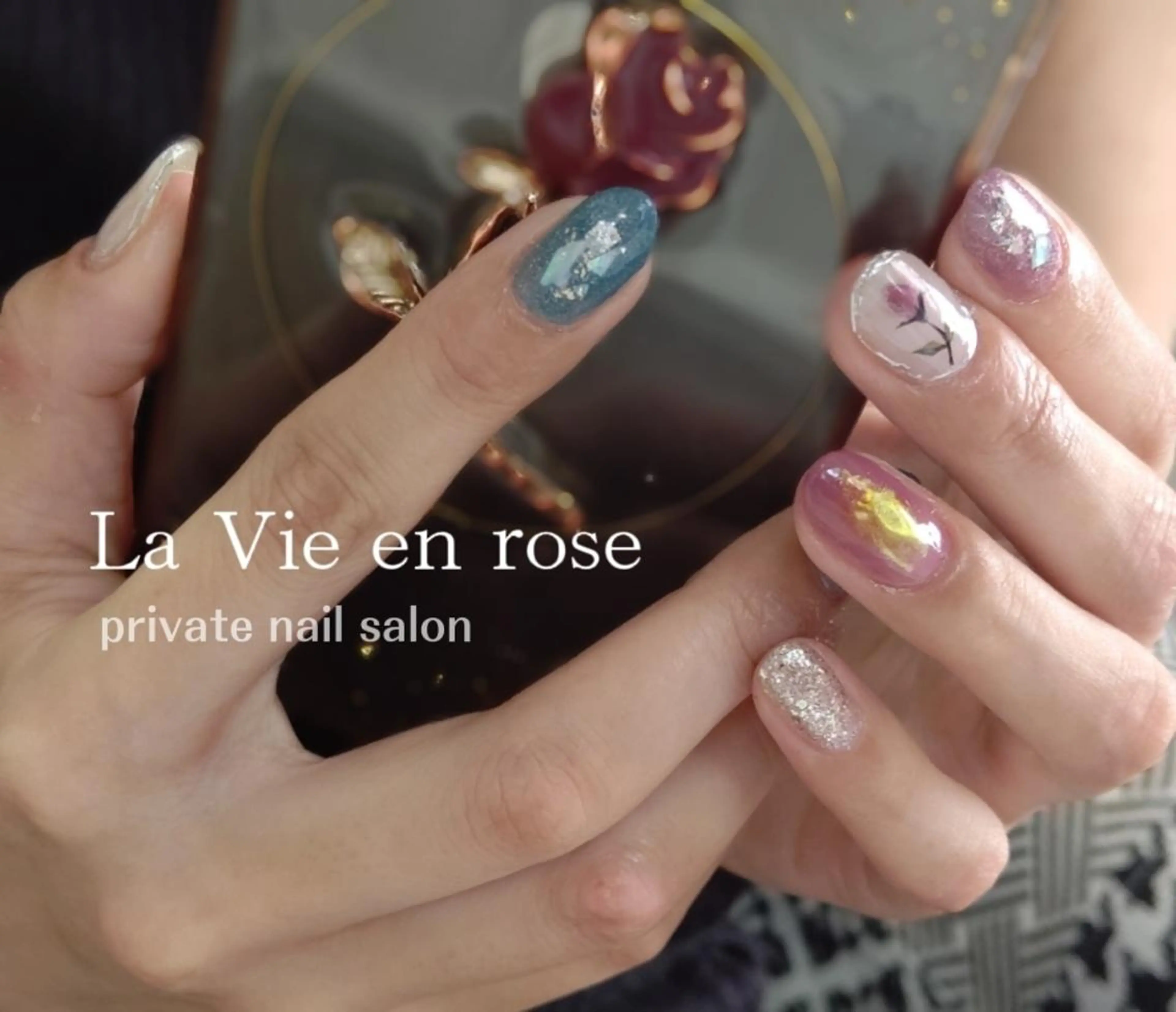 ネイル ラヴィアン ローズのネイルデザイン