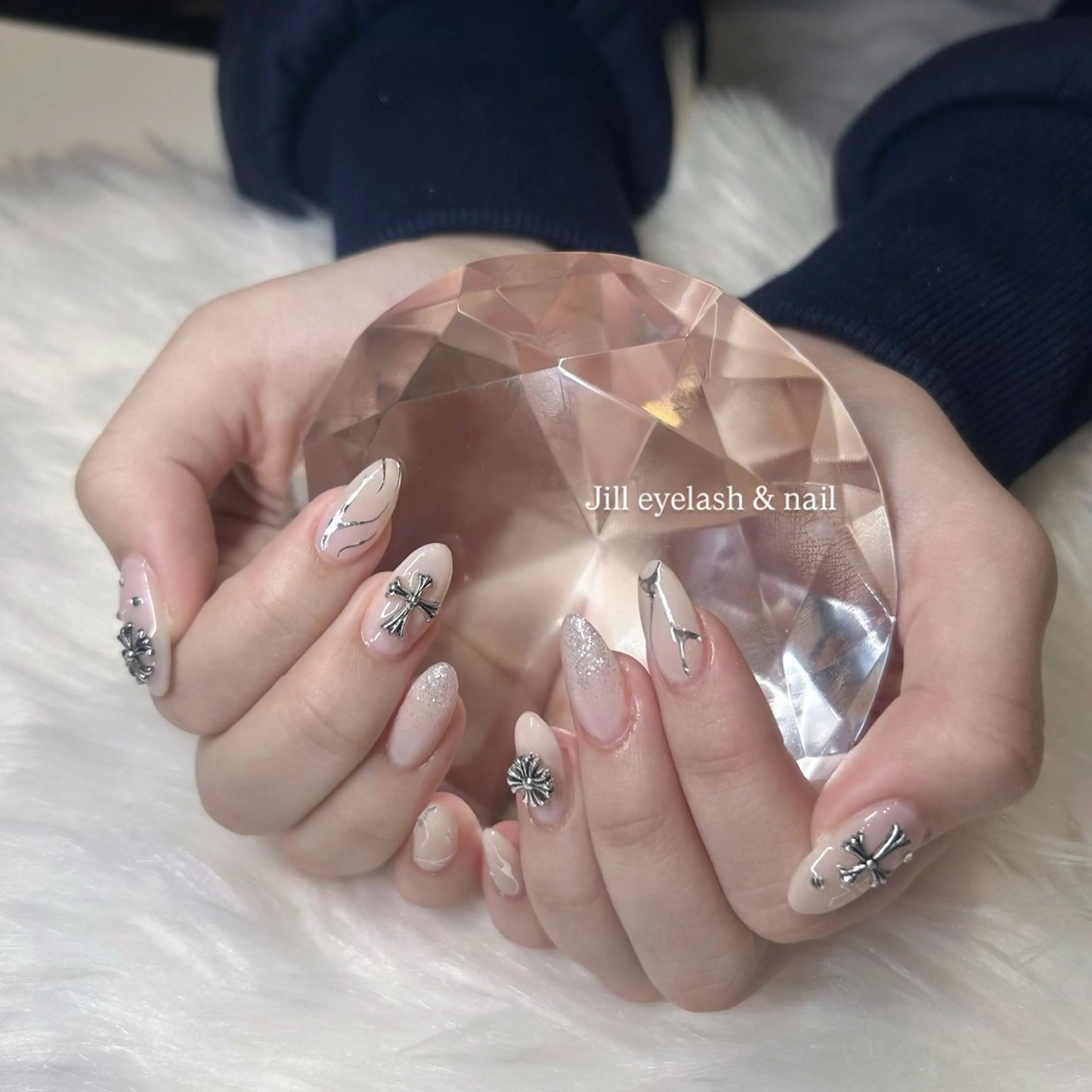 ネイル ami 𝜗𝜚˚⋆のネイルデザイン