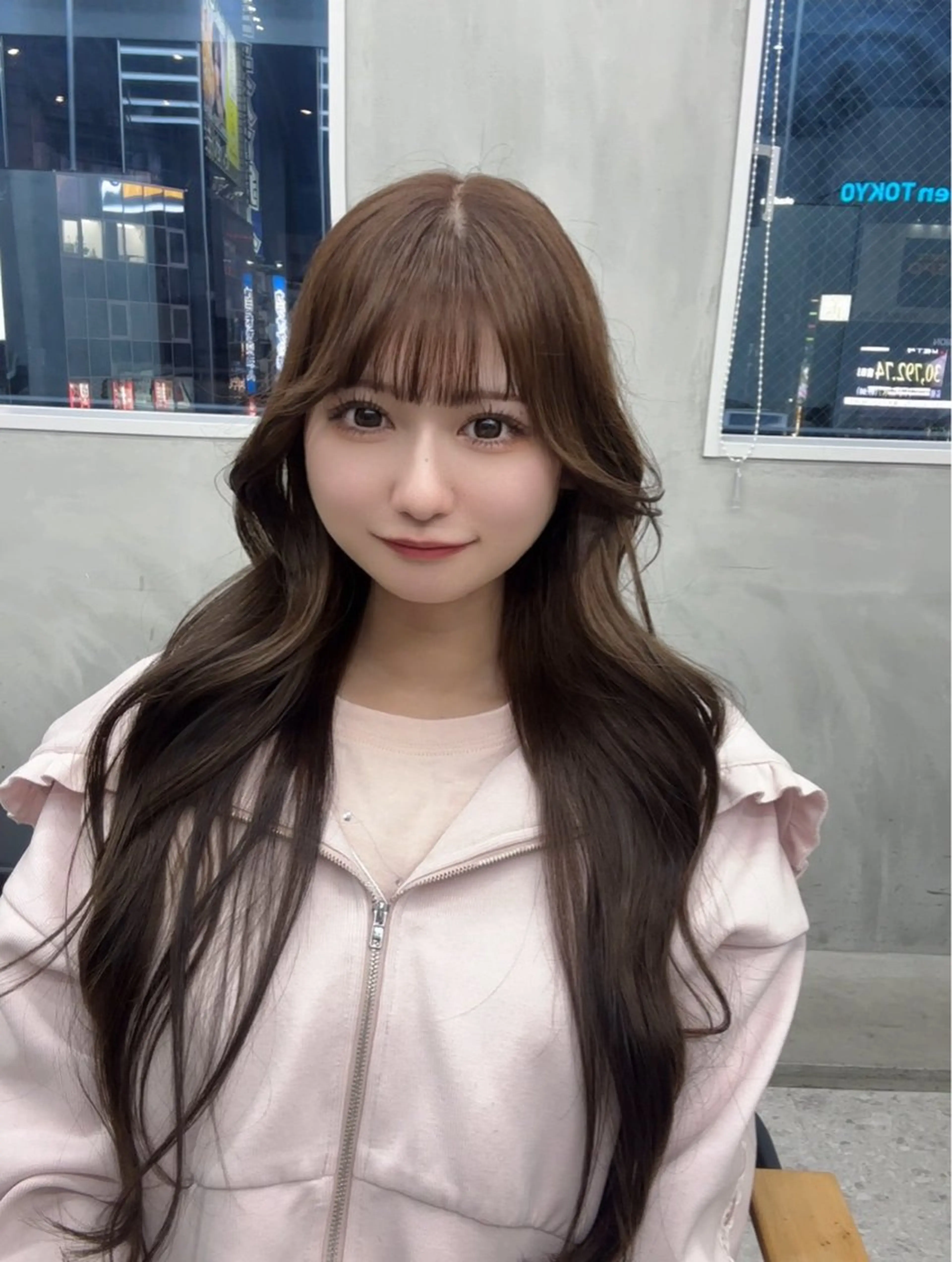 セミロング カラー シールエクステ ブリーチ ダブルカラー イヤリングカラー ハイライトカラー 🧸髪質改善ケアカラ ー/アイドル前髪🧸のヘアスタイル