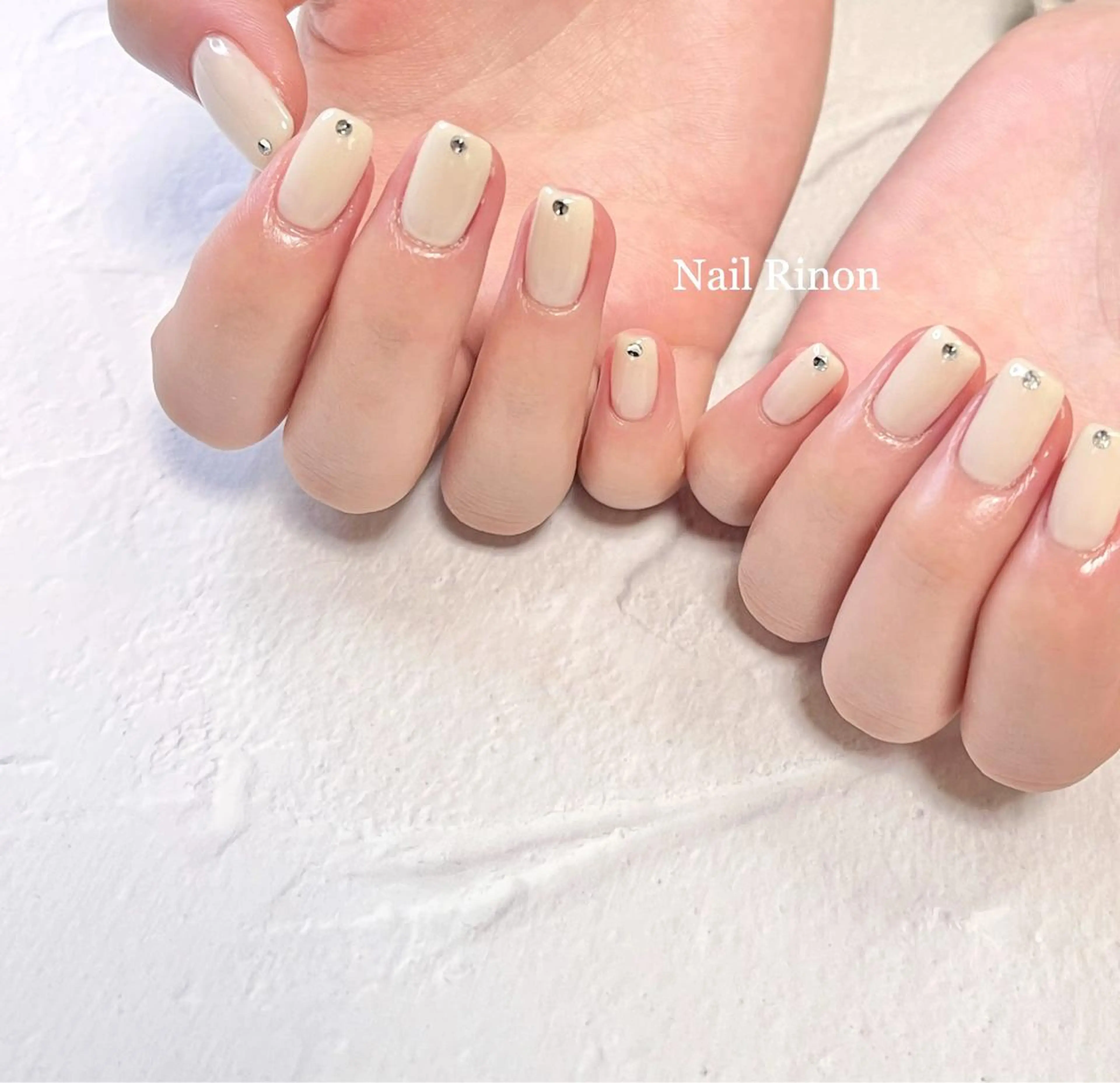 ネイル シンプルネイル ホワイト ハンドネイル Nail Rinonのネイルデザイン