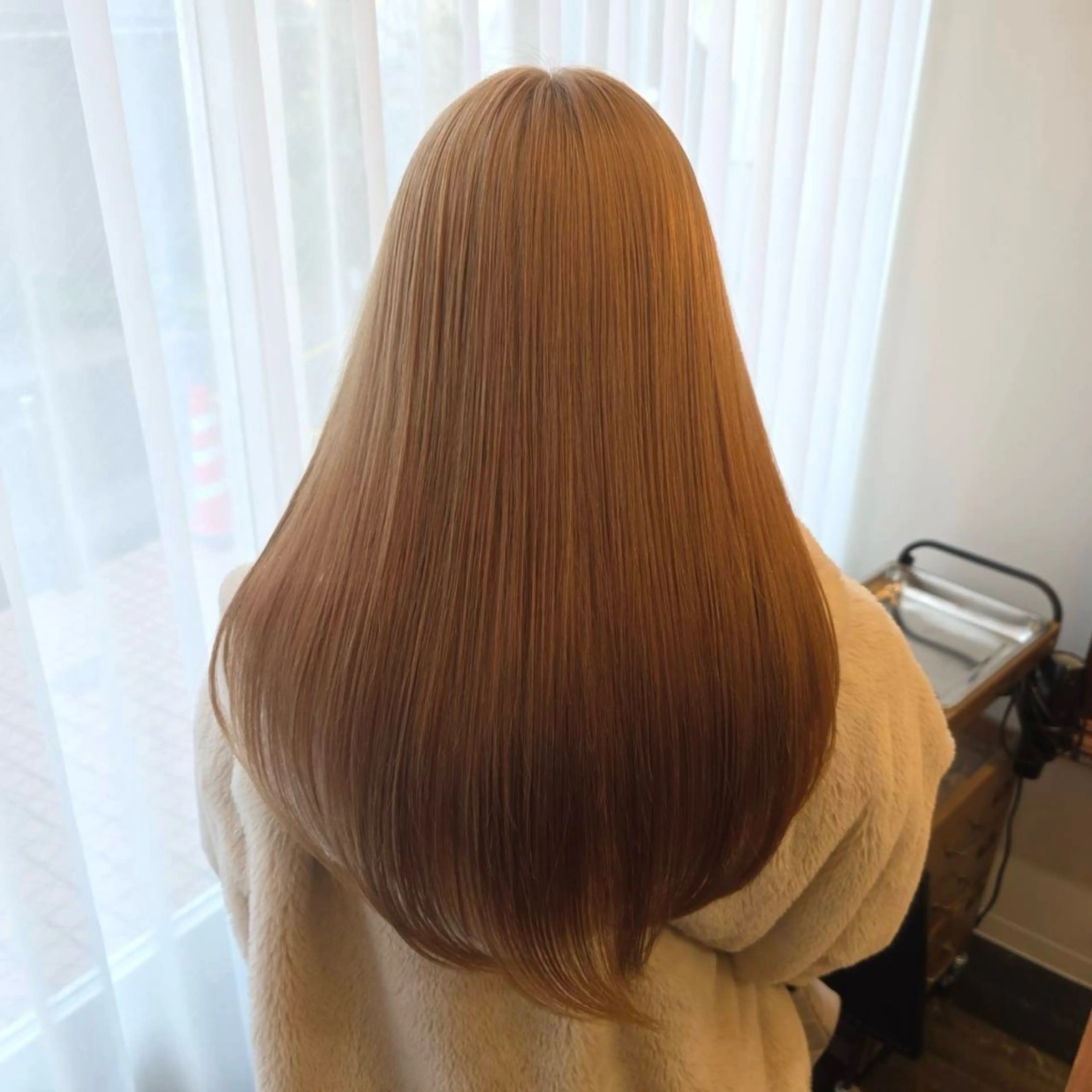 ロング カラー ベージュカラー ブリーチ ケアブリーチ ミルクティーベージュ ヘアカラー 💛しおん💛 モデル募集のヘアスタイル