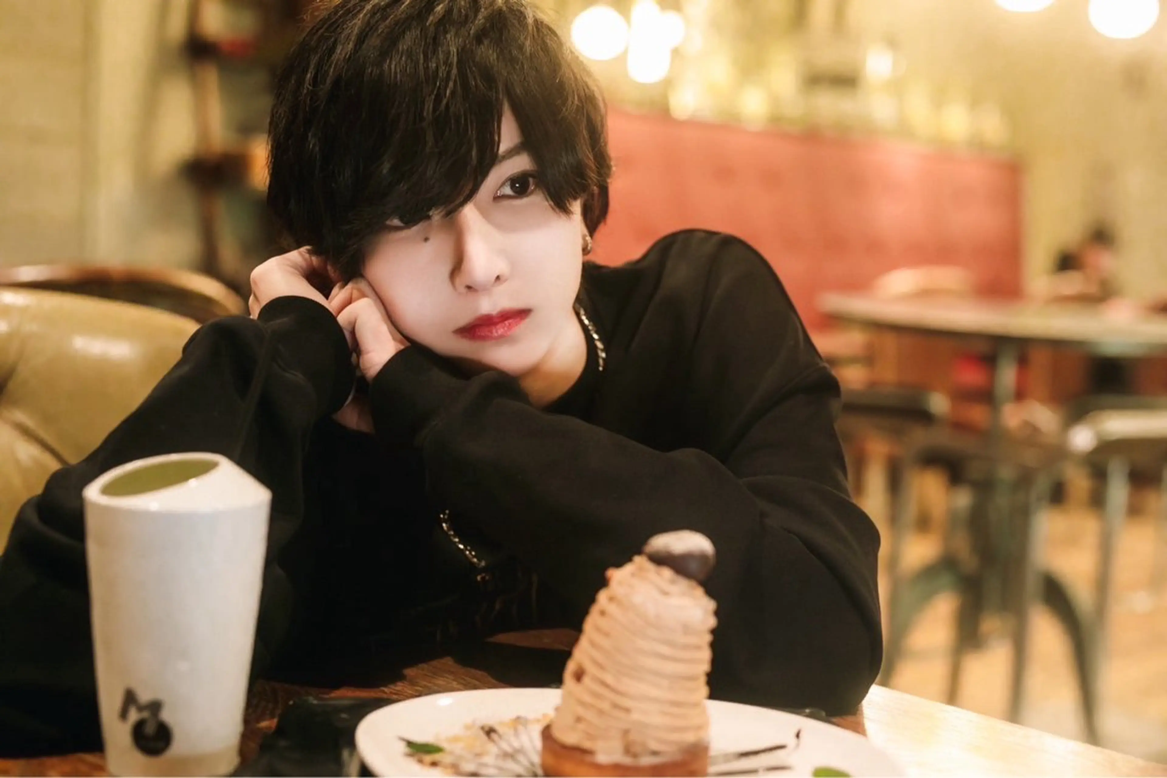 ショート 奥本 侑 髪質改善、ツヤ髪のヘアスタイル