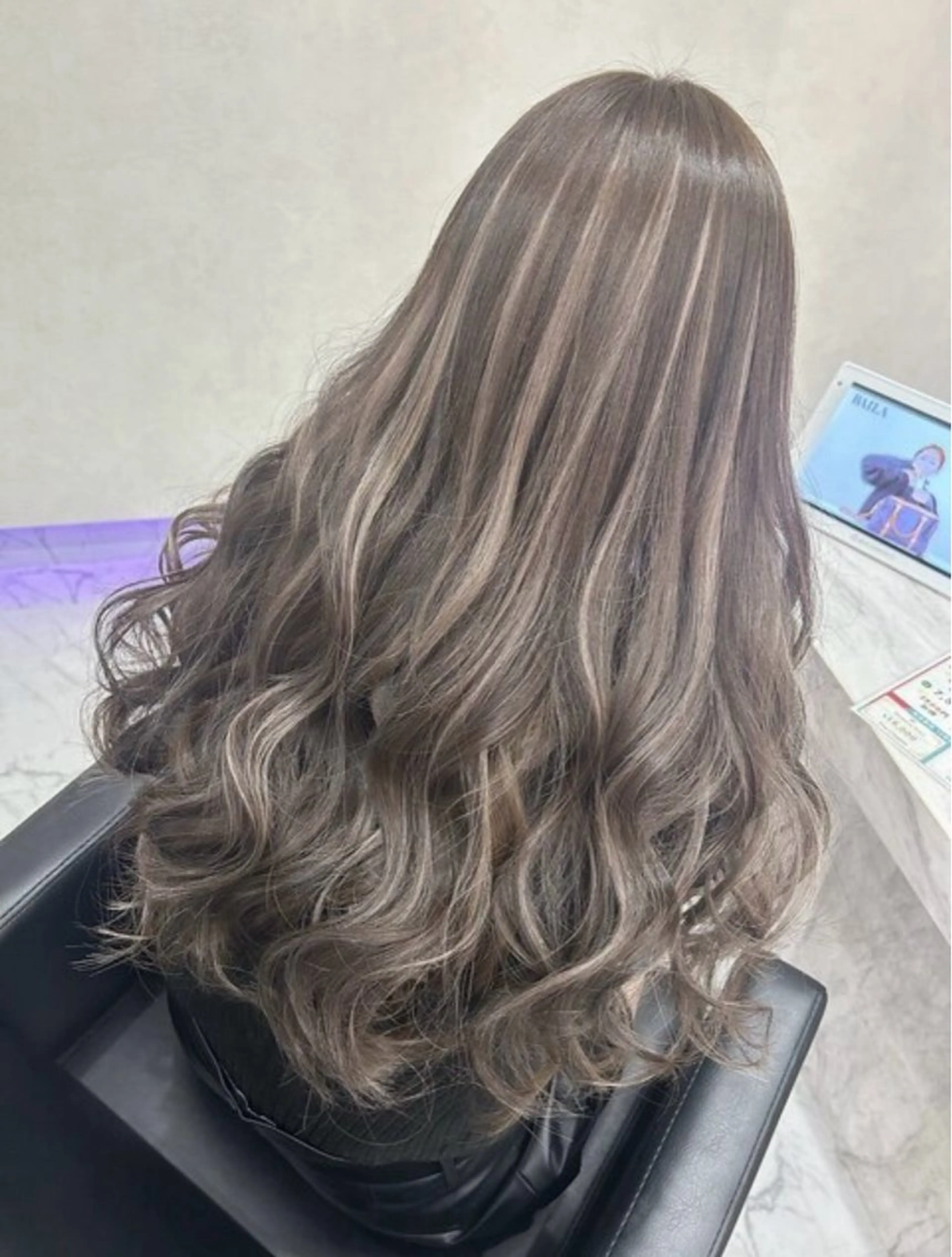 カラー ハイライトカラー ヘアカラー エクステ mignon あゆみのヘアスタイル