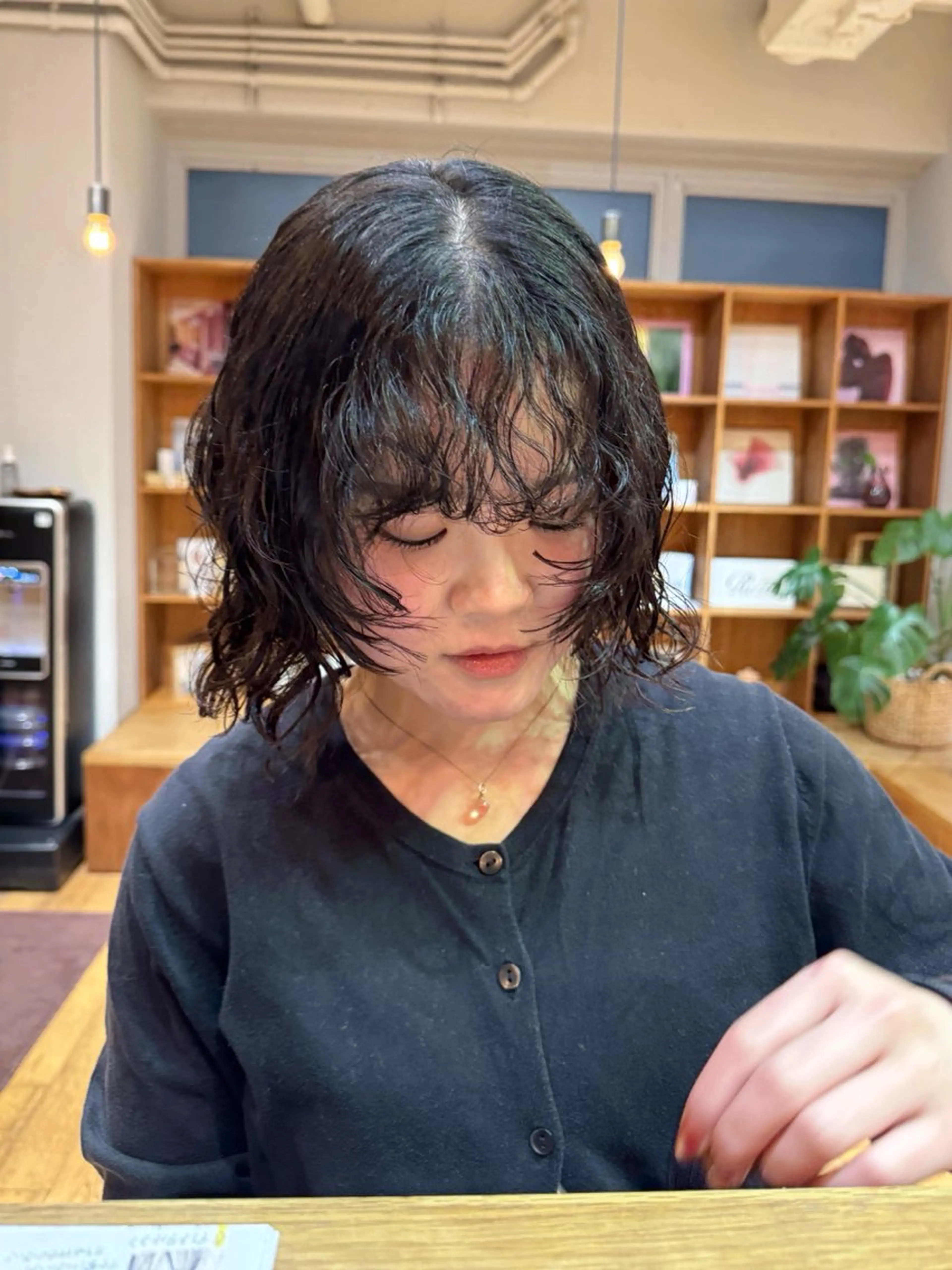 ショート パーマ 顔周りカット カット パーマ 大橋 芽衣のヘアスタイル