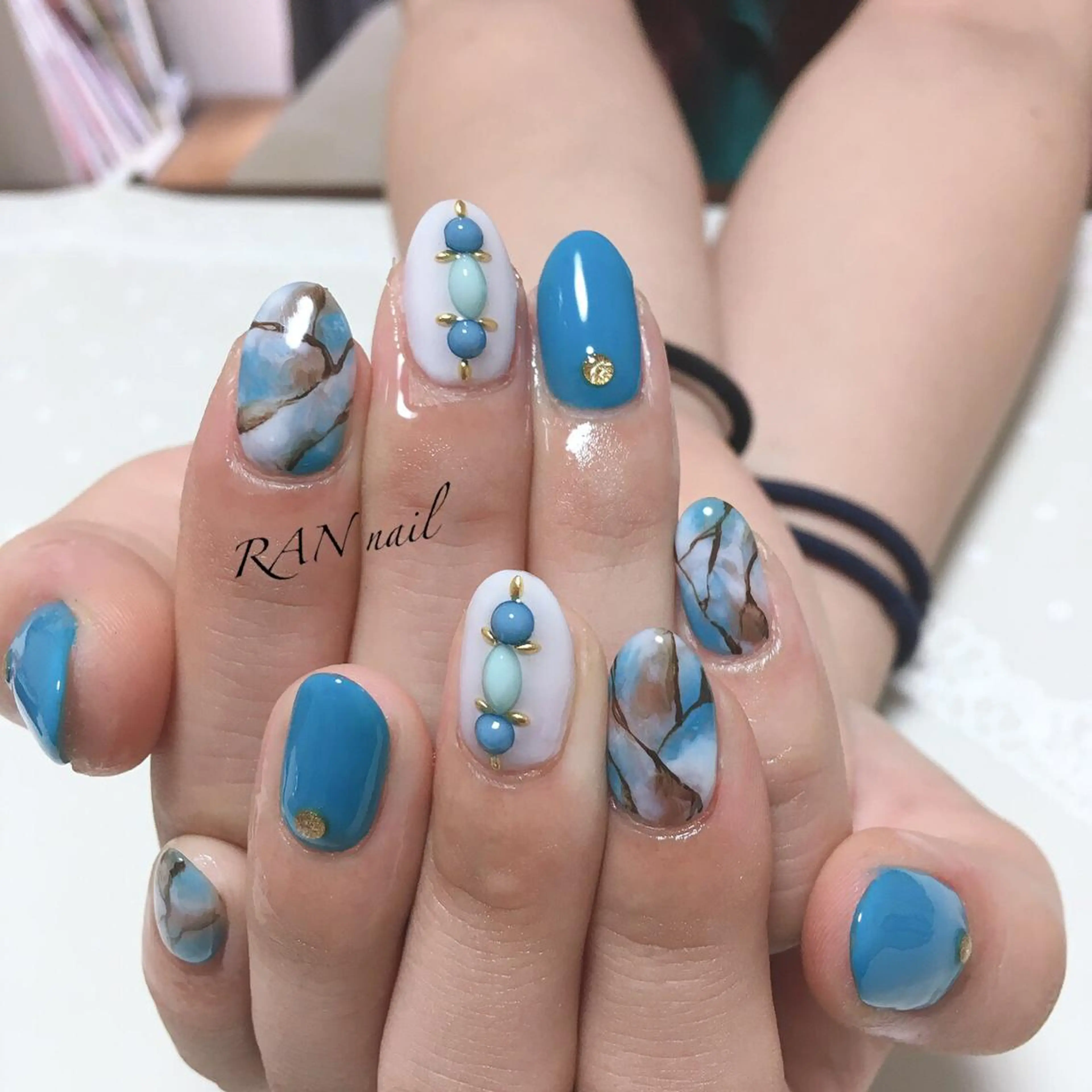 ネイル フットネイル ホワイト ハンドネイル フットネイル RAN nail 〜ランネイル〜所属・RAN nailのネイルデザイン