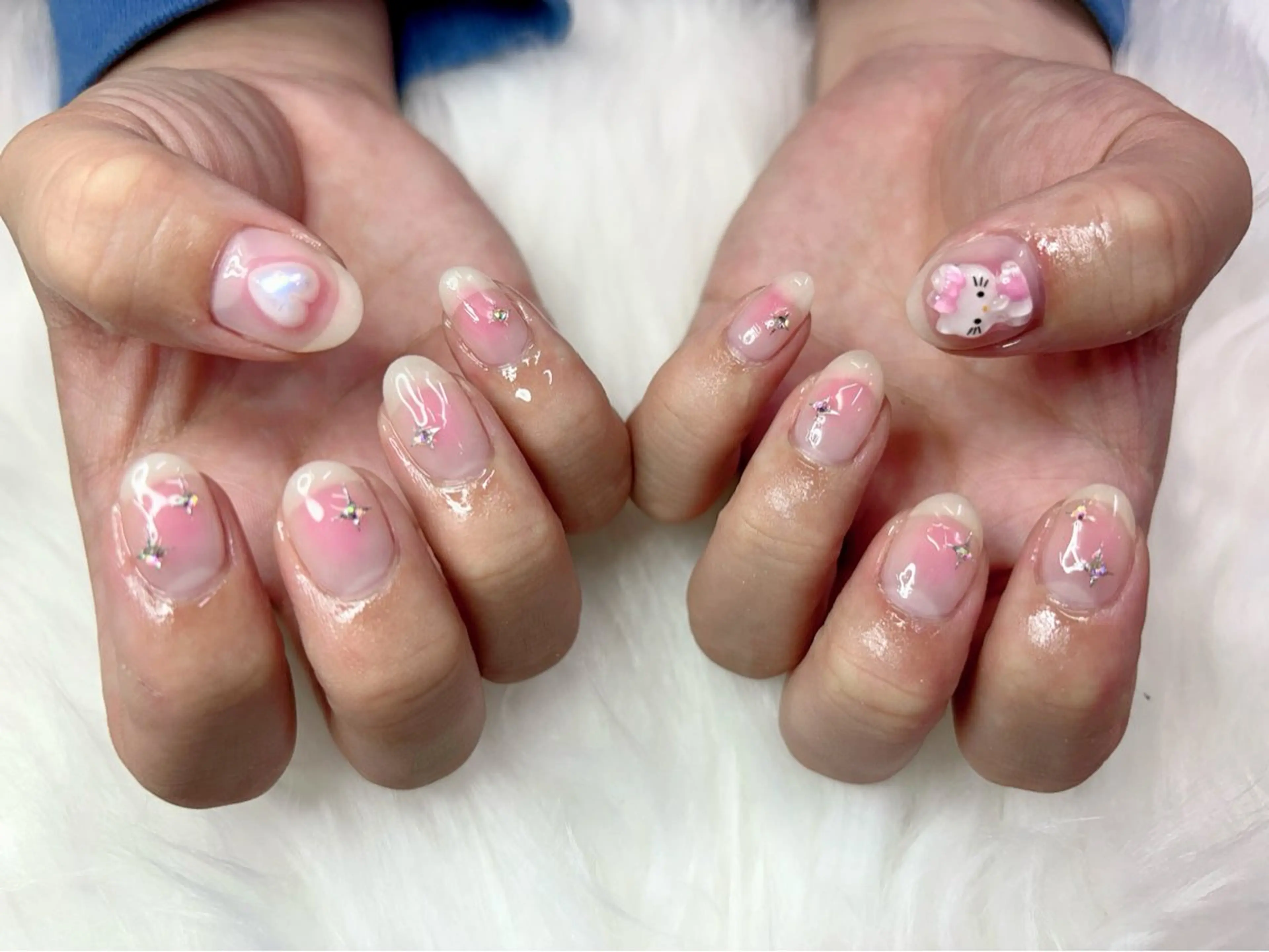 ネイル チークネイル ジェルネイル ハート キラキラネイル ピンク ハンドネイル M Hのネイルデザイン