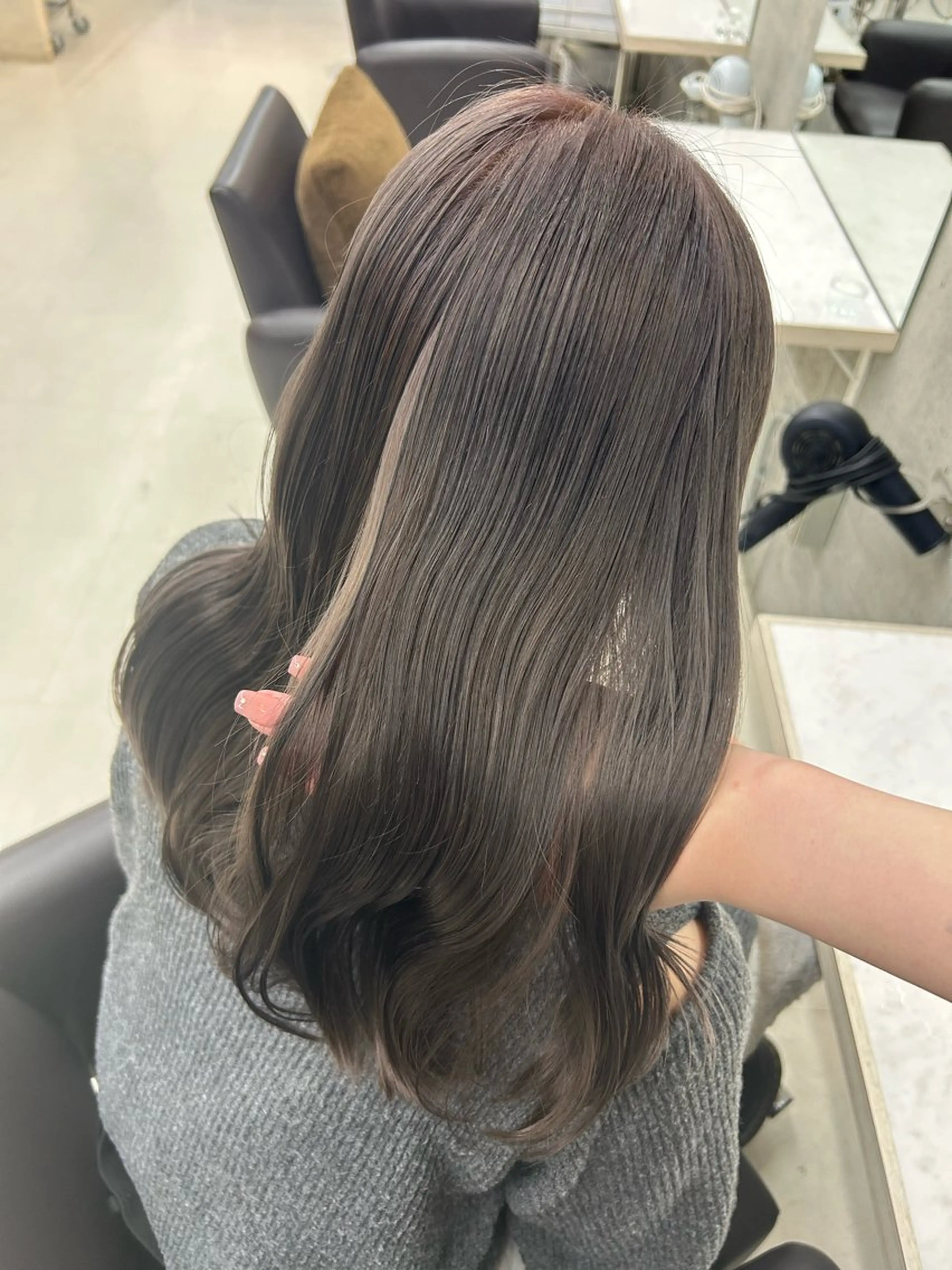 ミディアム カット ヘアカラー トリートメント LOE Yuuka/42🩵のヘアスタイル