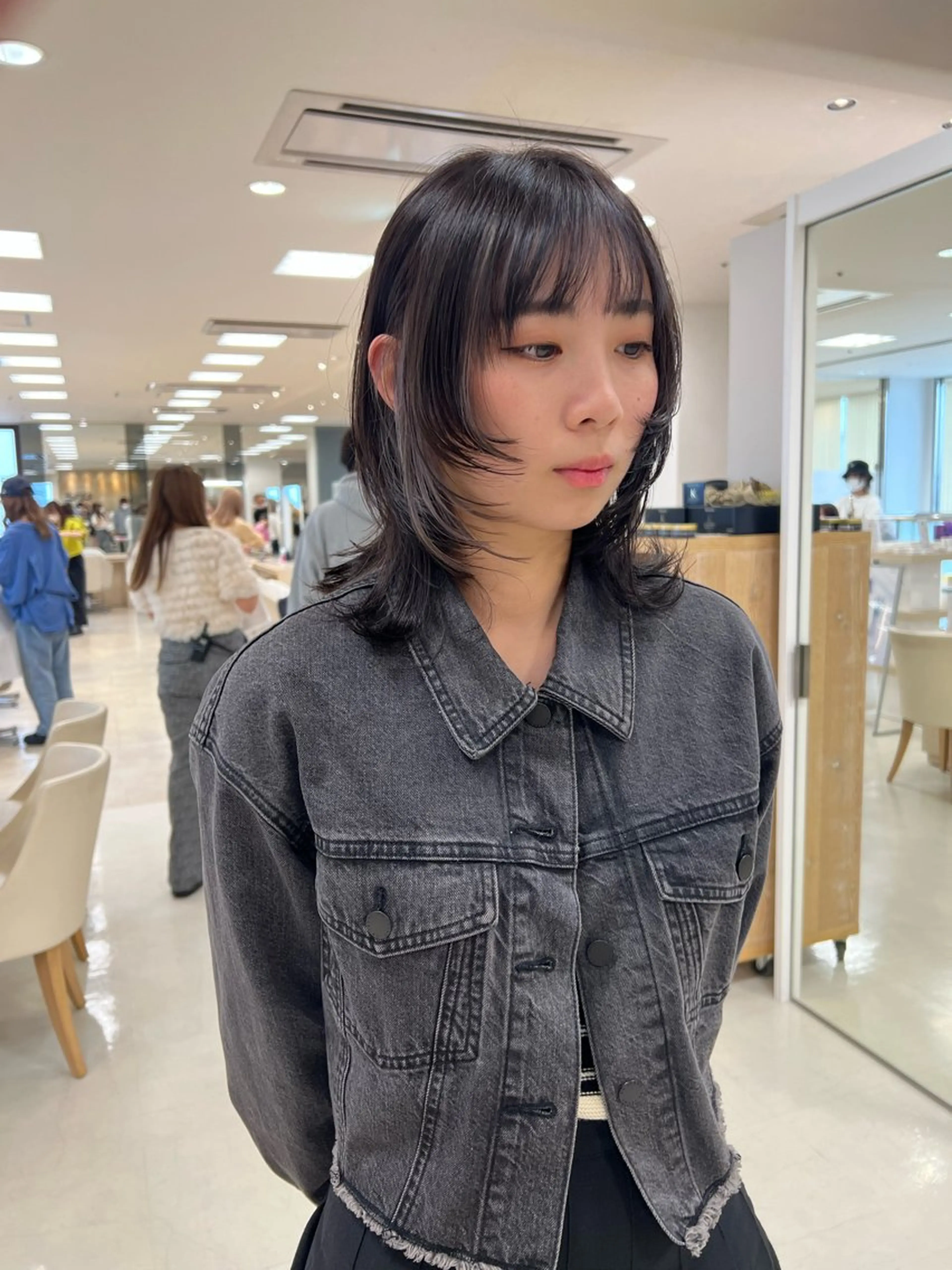 ミディアム カラー ミディアムレイヤー デザインカラー インナーカラー レイヤーカット ウルフカット カット ヘアカラー トリートメント ヘッドスパ ヘアセット ハイトーン/ウルフ /レイヤー/坂野幸伸のヘアスタイル