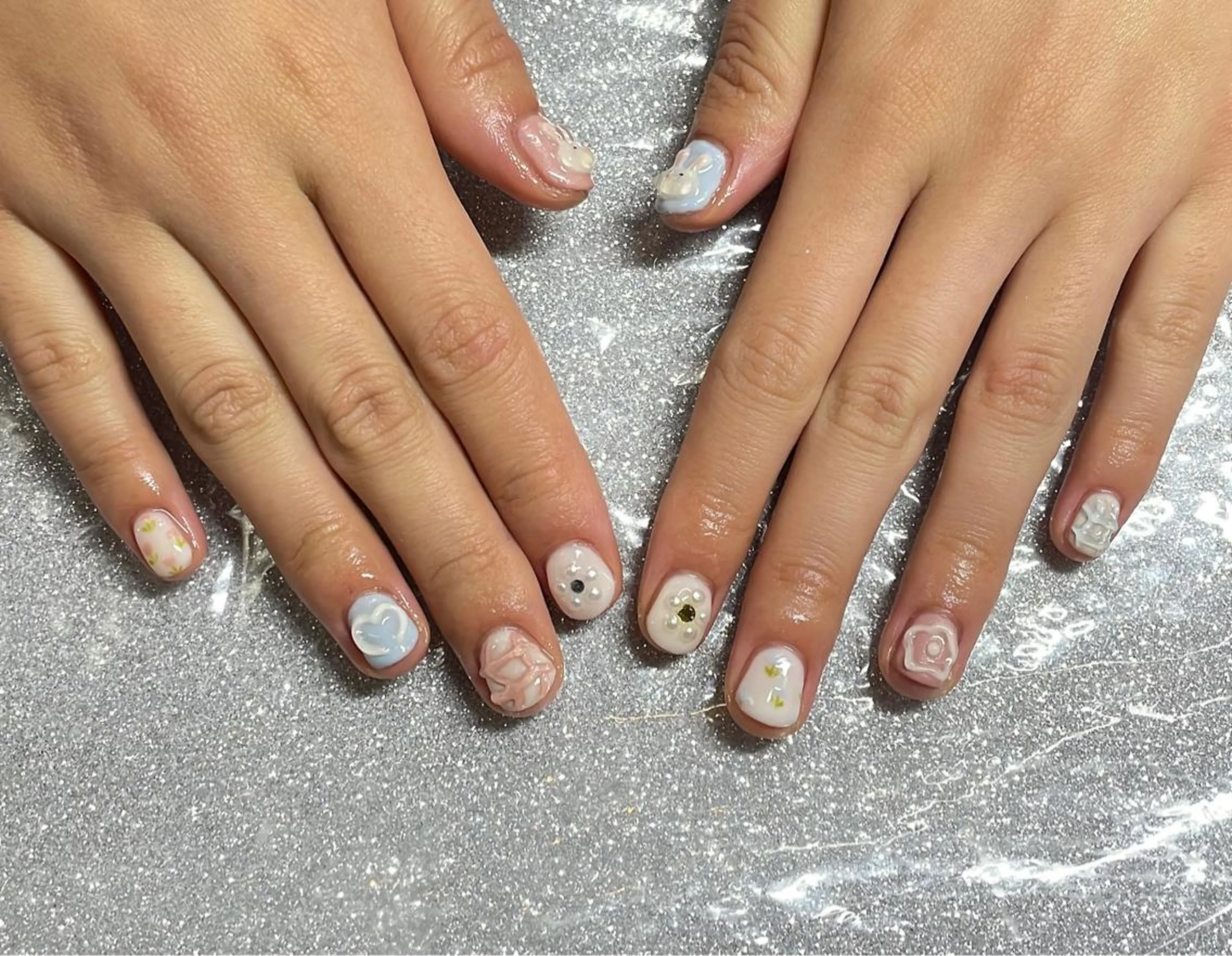 ネイル ハンドネイル VIERU 🌈🎀💖のネイルデザイン