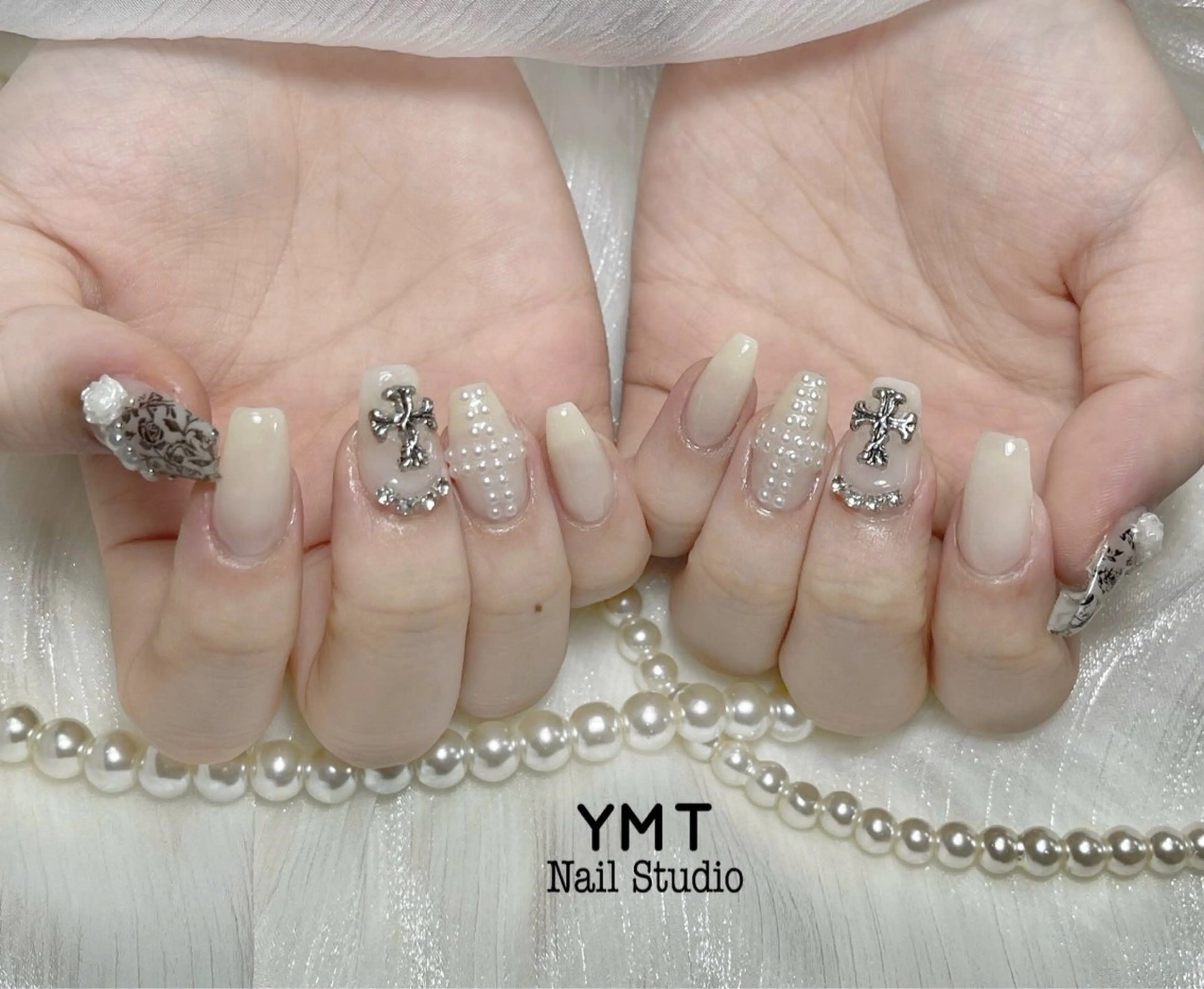 ネイル 長さ出し フットネイル ジェルネイル 韓国ネイル マグネットネイル ハンドネイル YMT NailStudioのネイルデザイン