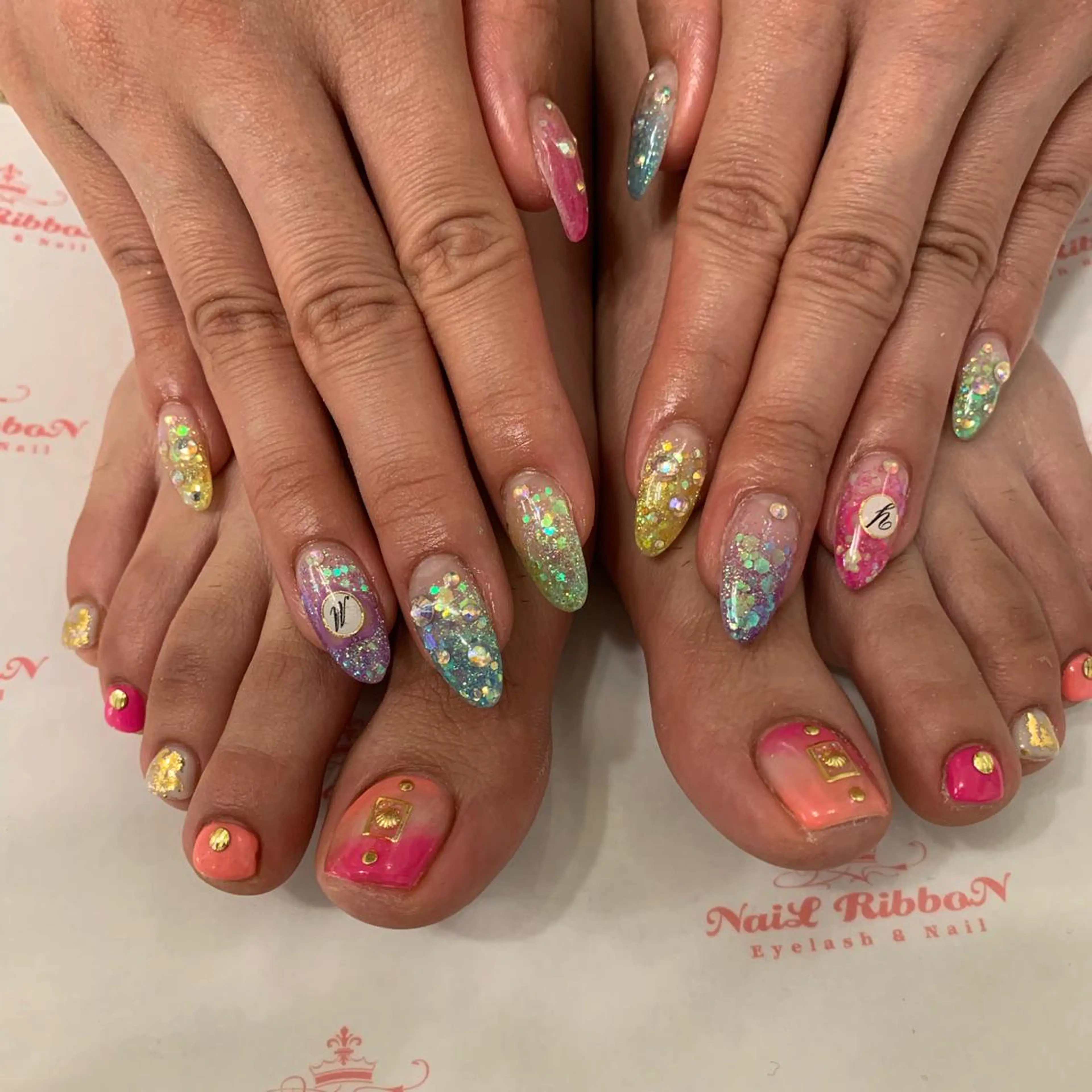 ネイル ネイルリボン 受付スタッフのネイルデザイン