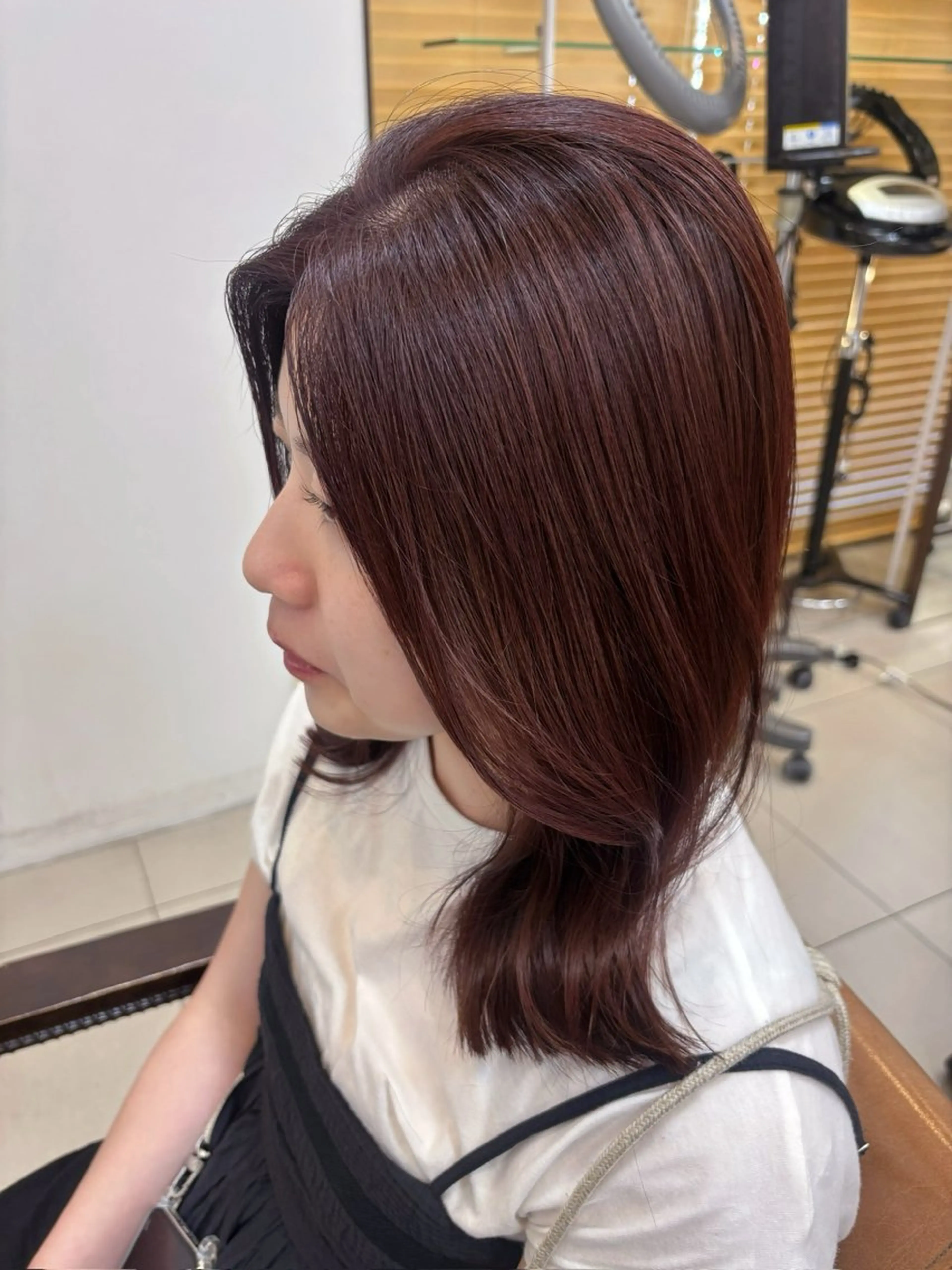 ミディアム カラー ミディアムレイヤー レッドカラー レイヤーカット ヘアカラー トリートメント 頭皮×髪質改善 透明感カラー💎中村のヘアスタイル