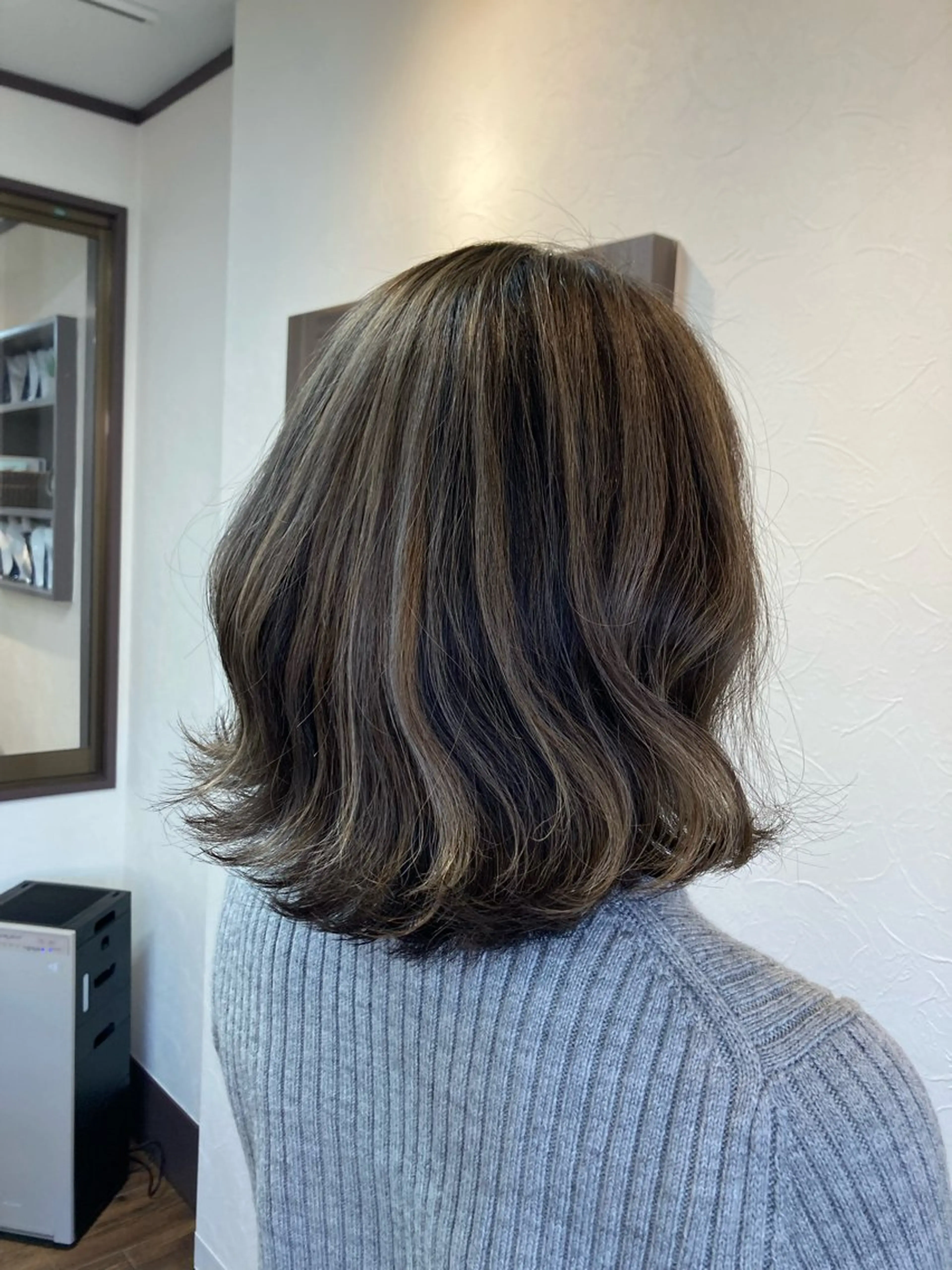ミディアム ハイライト 池岡 洋子のヘアスタイル