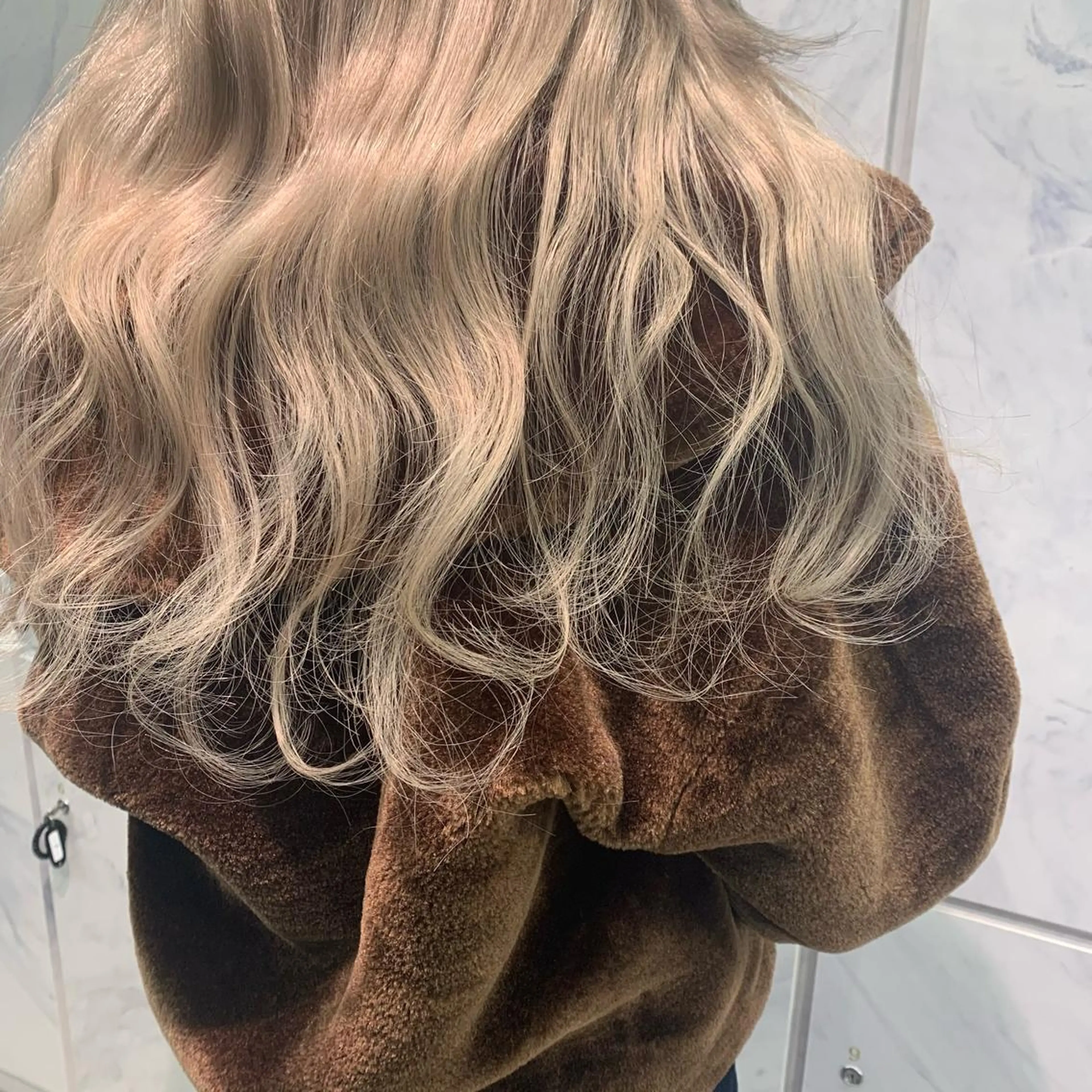 ロング カラー エクステ 韓国🤍ワンホンヘア みかん🇨🇳のヘアスタイル