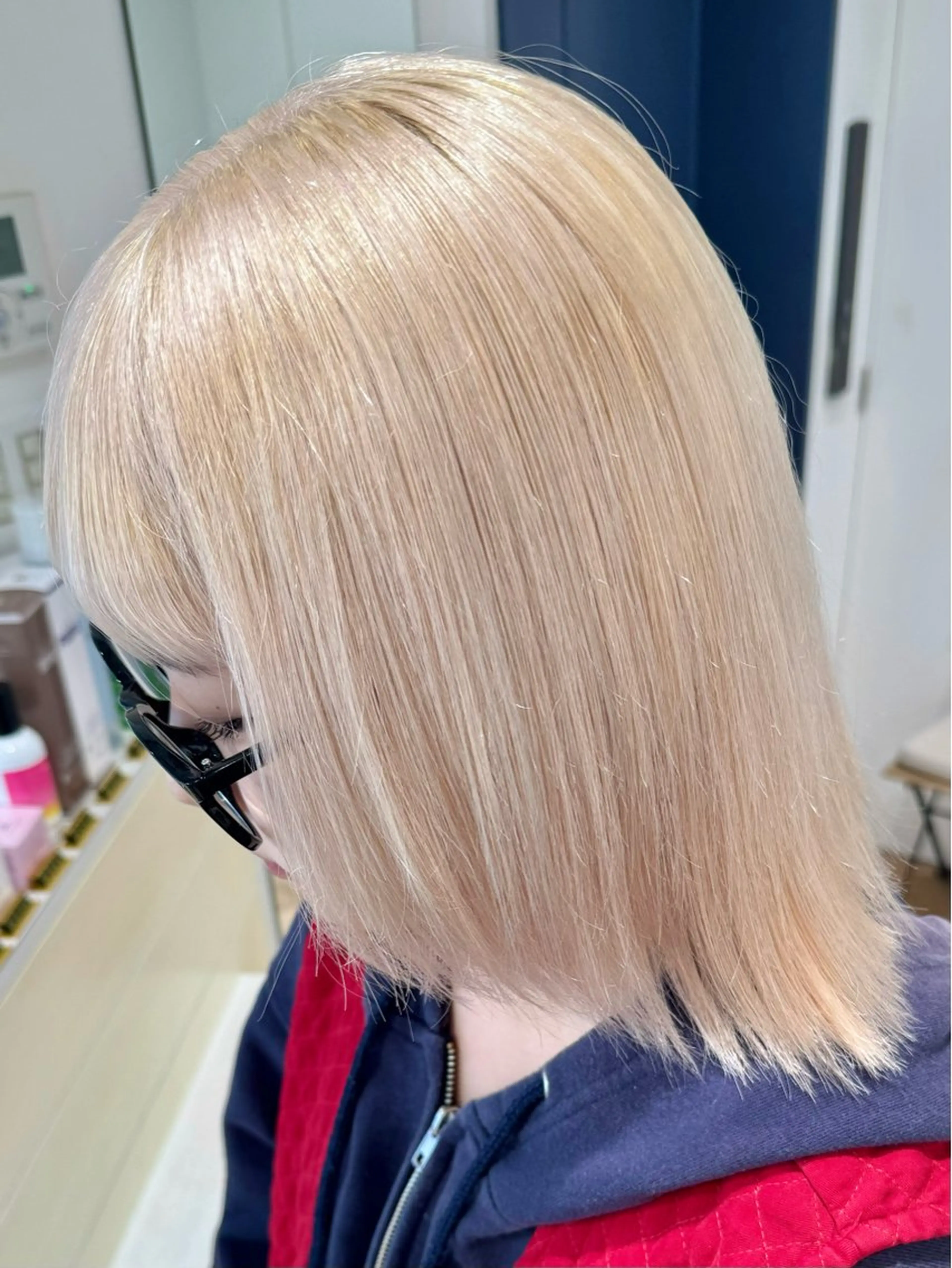 【🔥複雑履歴履歴の方用、他店お断りされた方大歓迎🔥】ケアブリーチ+オンカラー+カットの写真