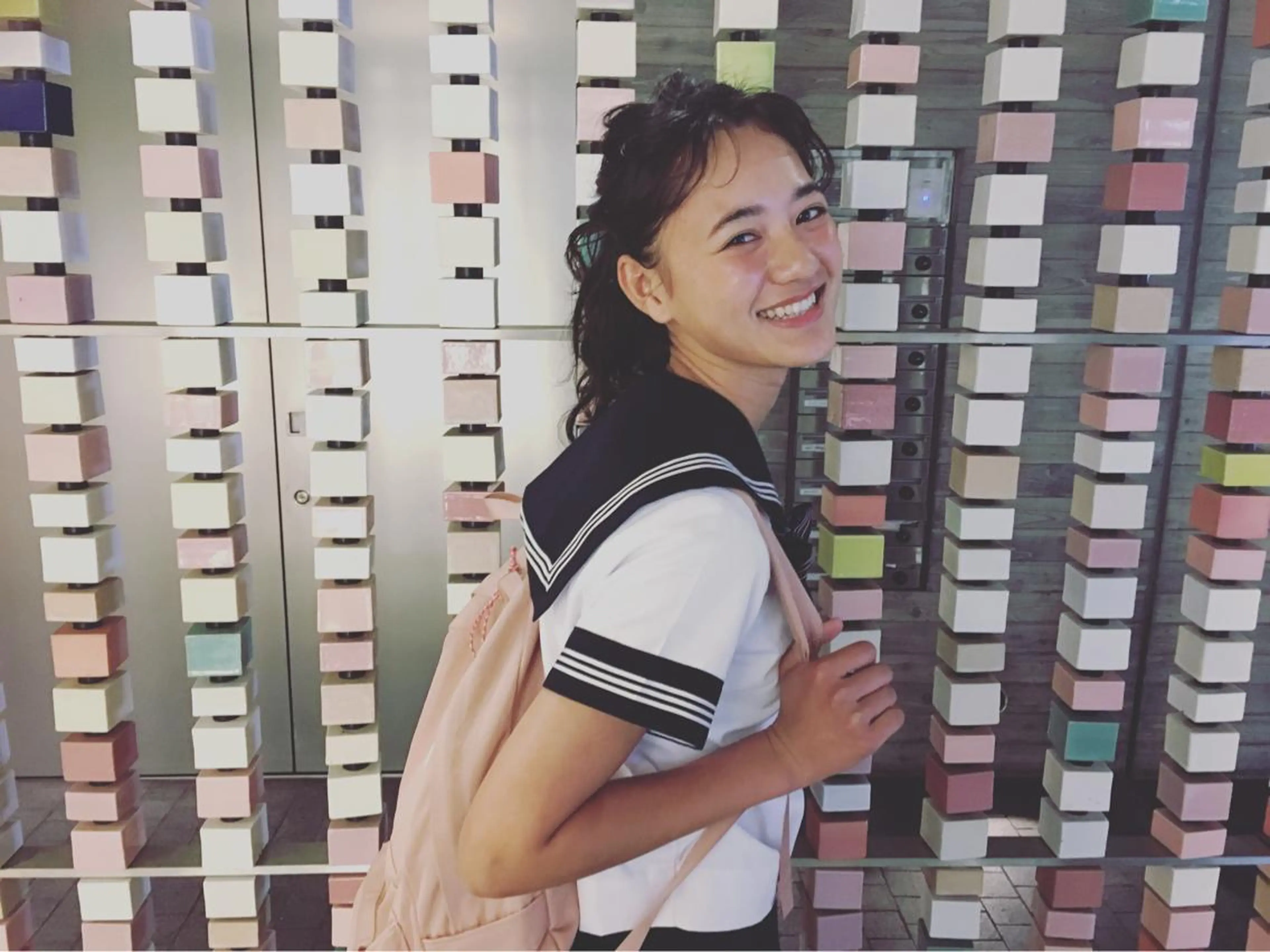 セミロング カラー パーマ ヘアアレンジ ポニーテール 髪質改善 rico_by ヘアとアイブロウの眉毛・アイブロウイメージ