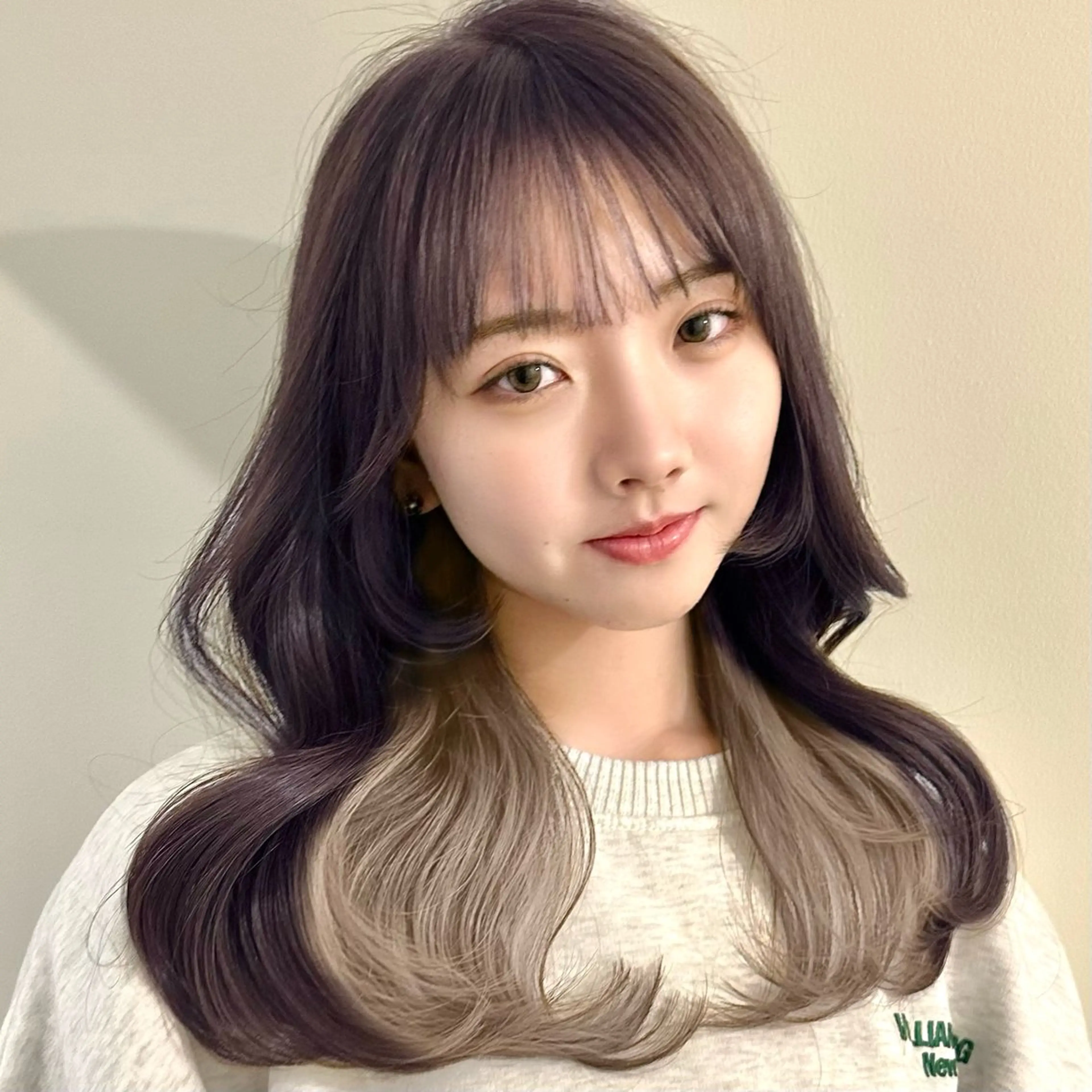 ミディアム カット ヘアカラー 🌹ハッシュカット、 レイヤー韓国ヘア🌹のヘアスタイル