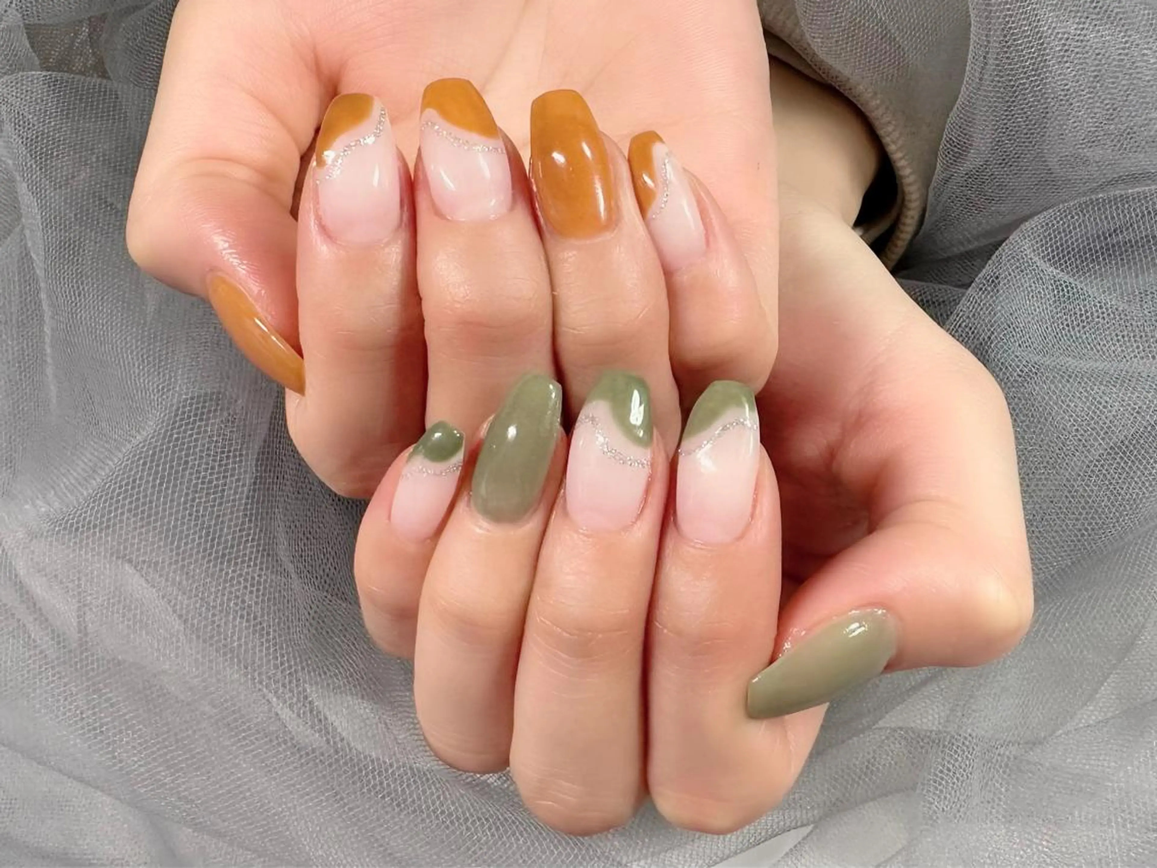 ネイル グリーン オレンジ ハンドネイル Nail Salon KURELLYのネイルデザイン