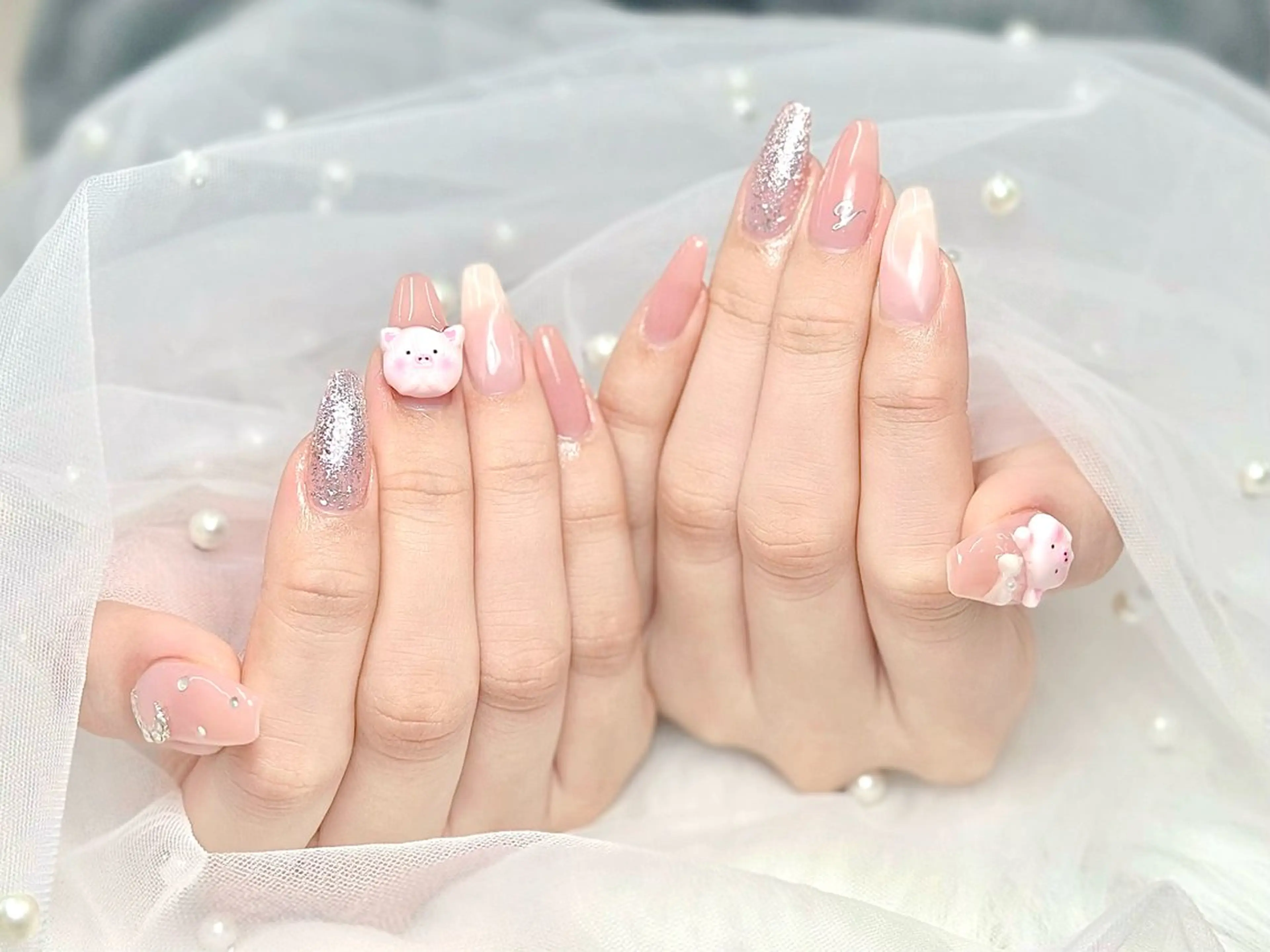 ネイル ハンドネイル 新宿AOI フォルム重視のネイルデザイン