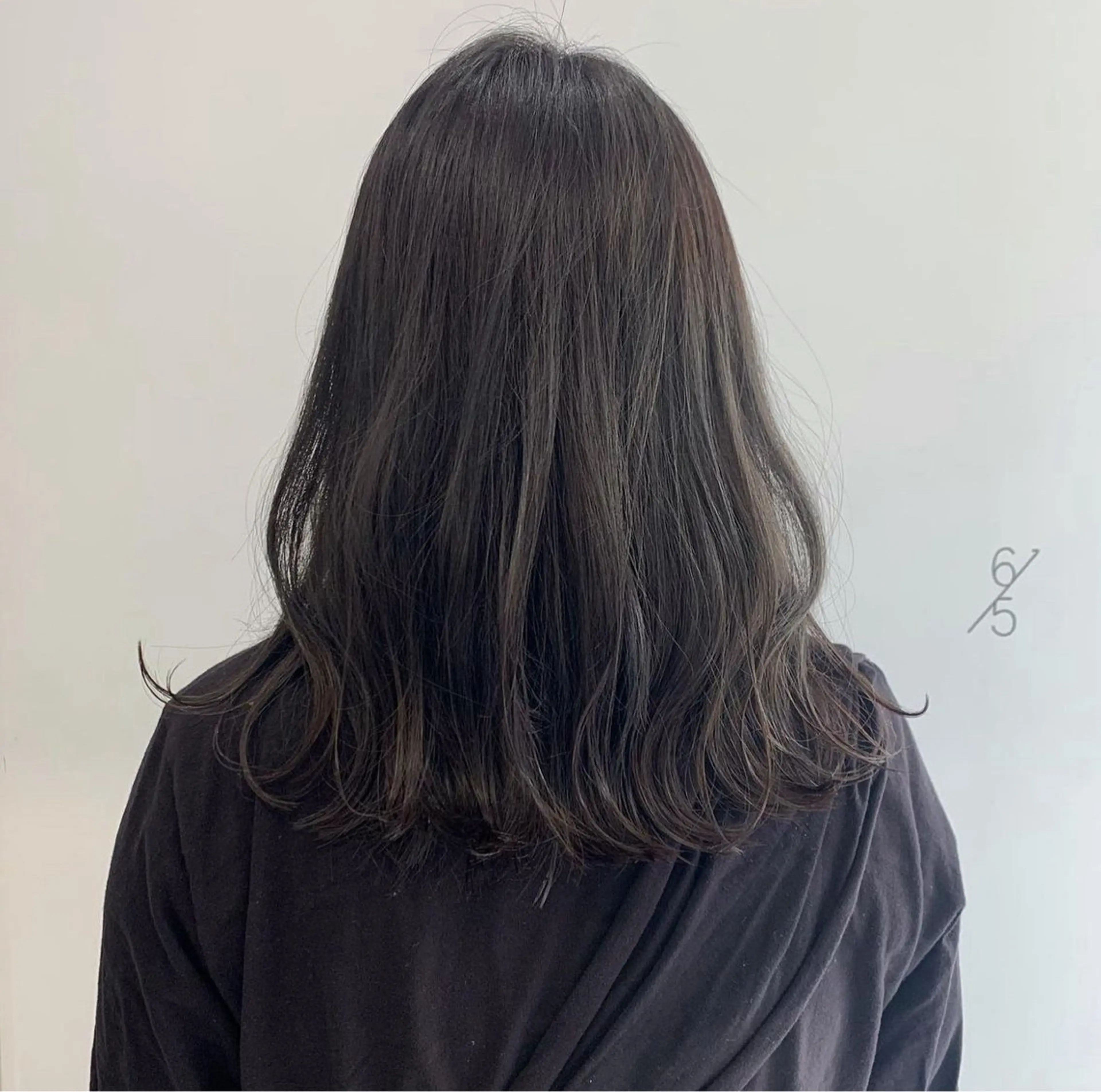 ミディアム ゴブンノロクGOBUNNOROKU所属・たかひろ 【ゴブンノロク】のヘアスタイル