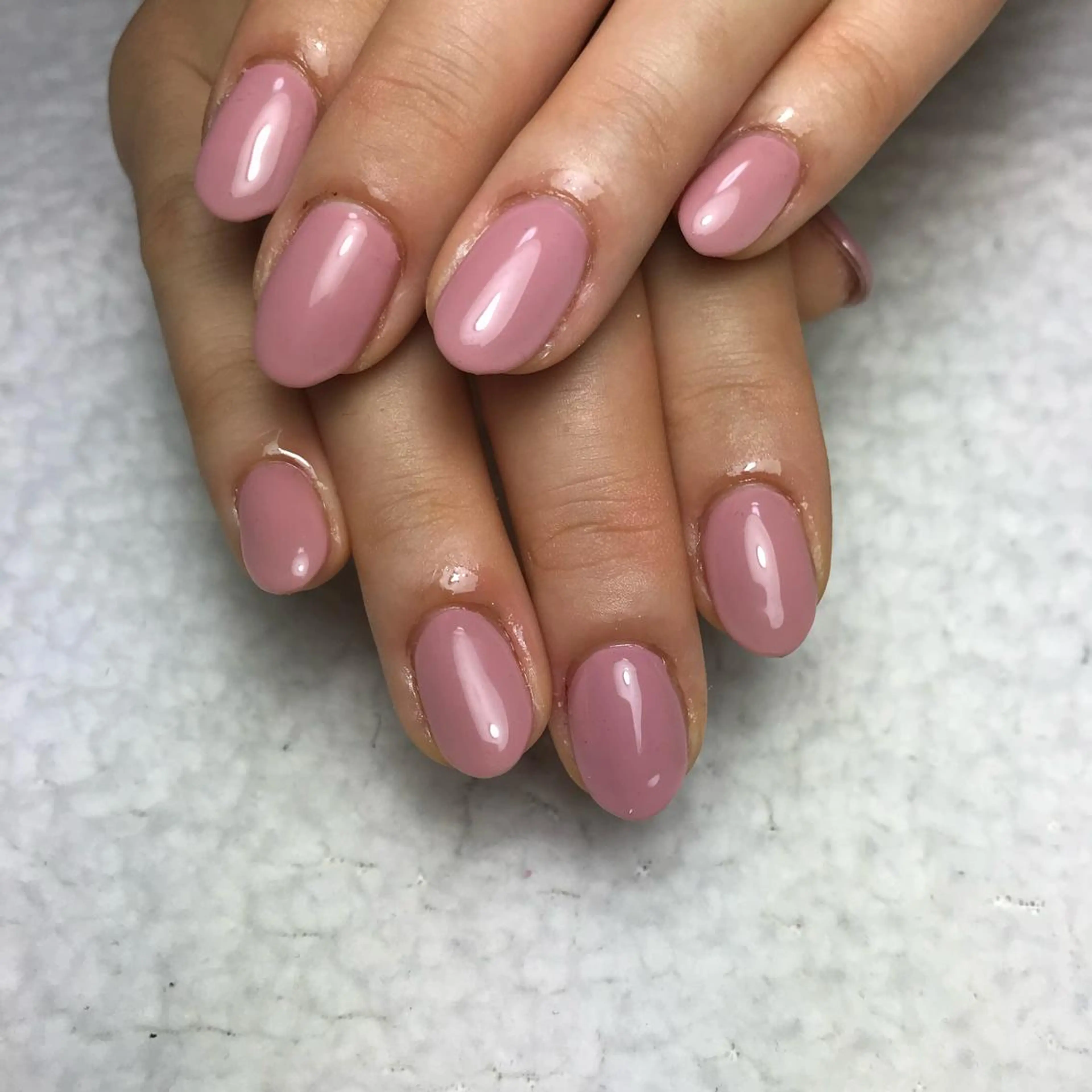 ネイル ワンカラーネイル ピンク ハンドネイル COCO+所属・COCO +のエステ・リラクイメージ