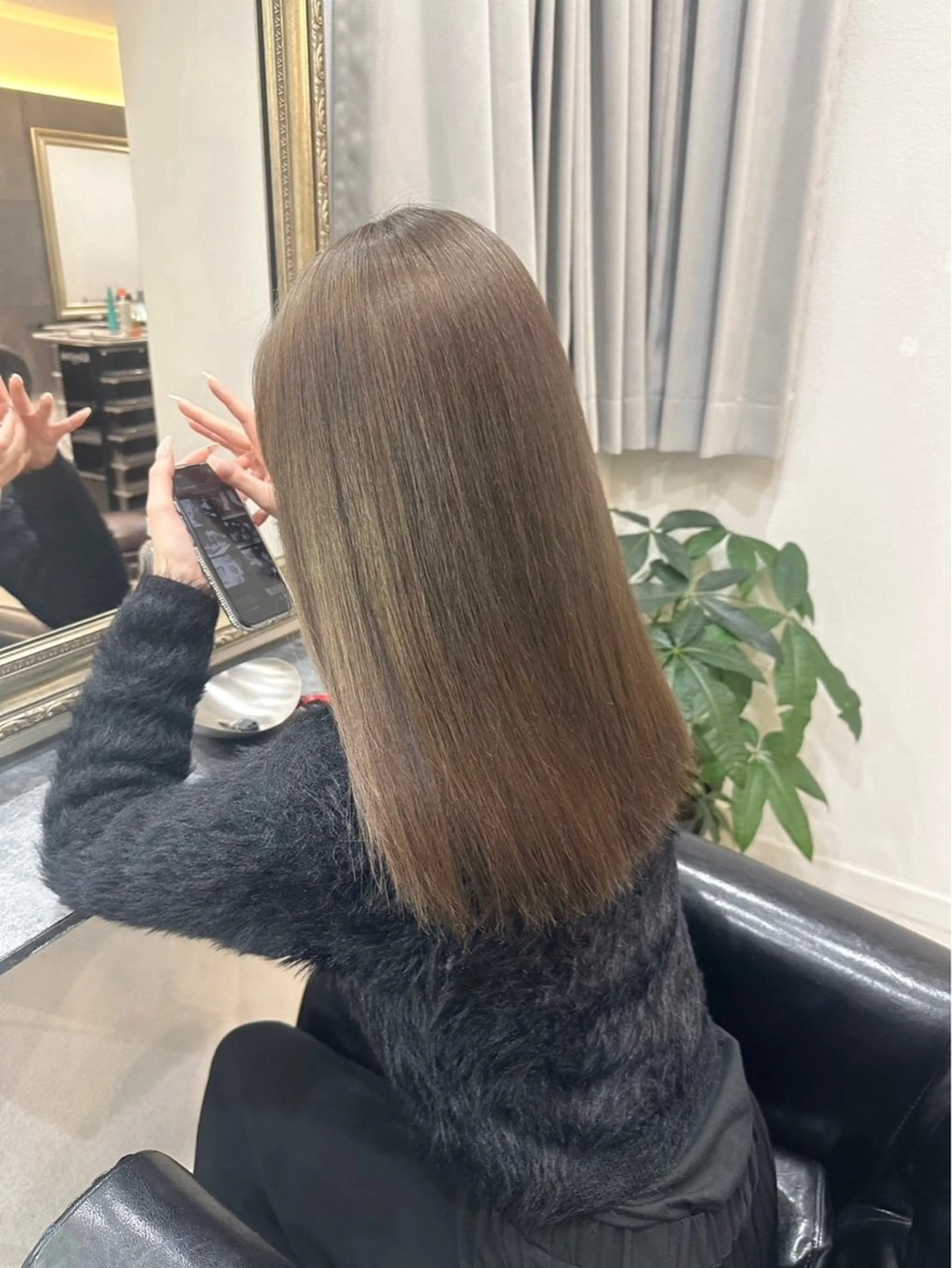 ロング カラー ベージュカラー 💎ケアブリーチ💎 艶カラー/ふうとのヘアスタイル