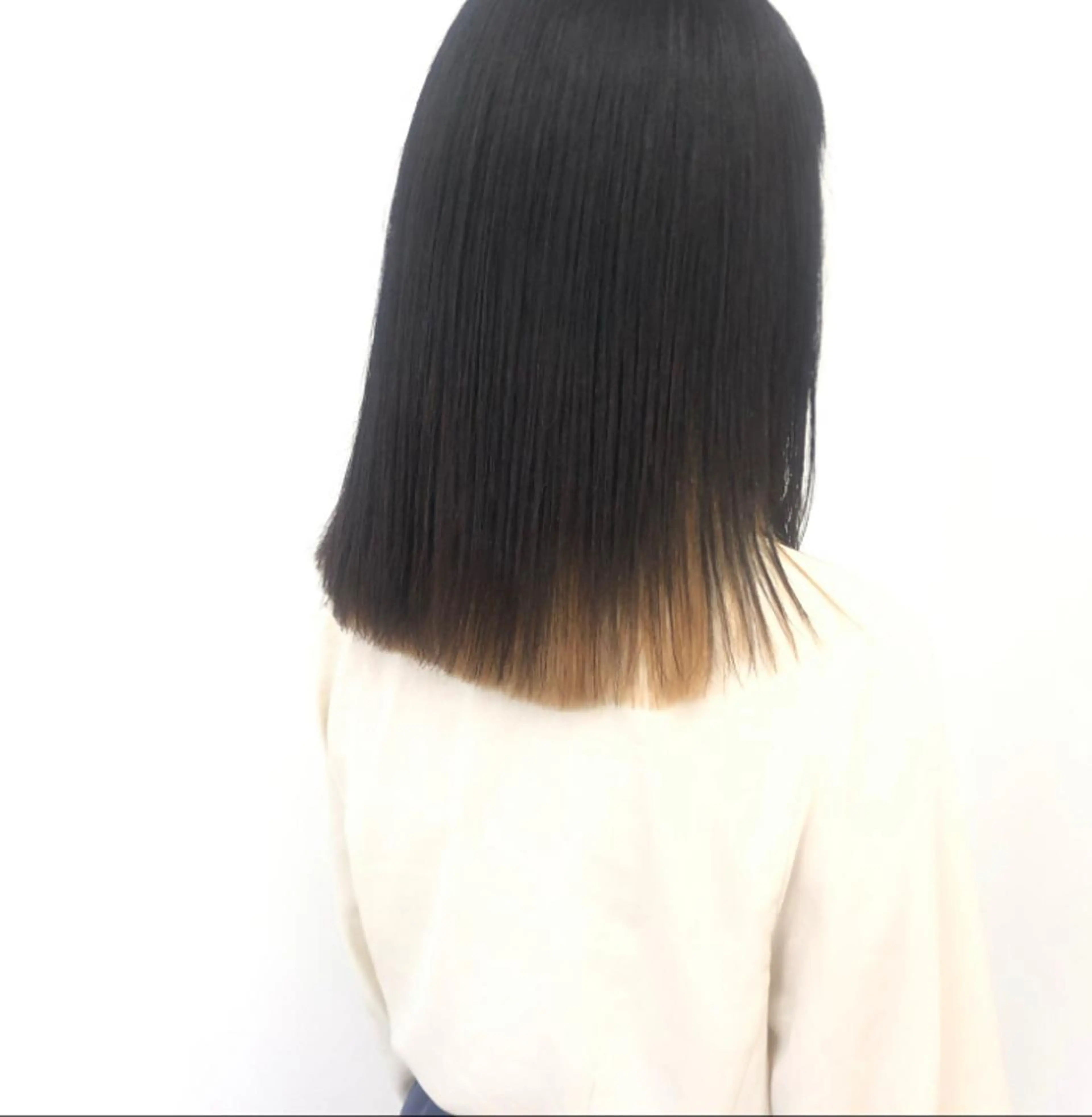 セミロング 堀越 エリのヘアスタイル