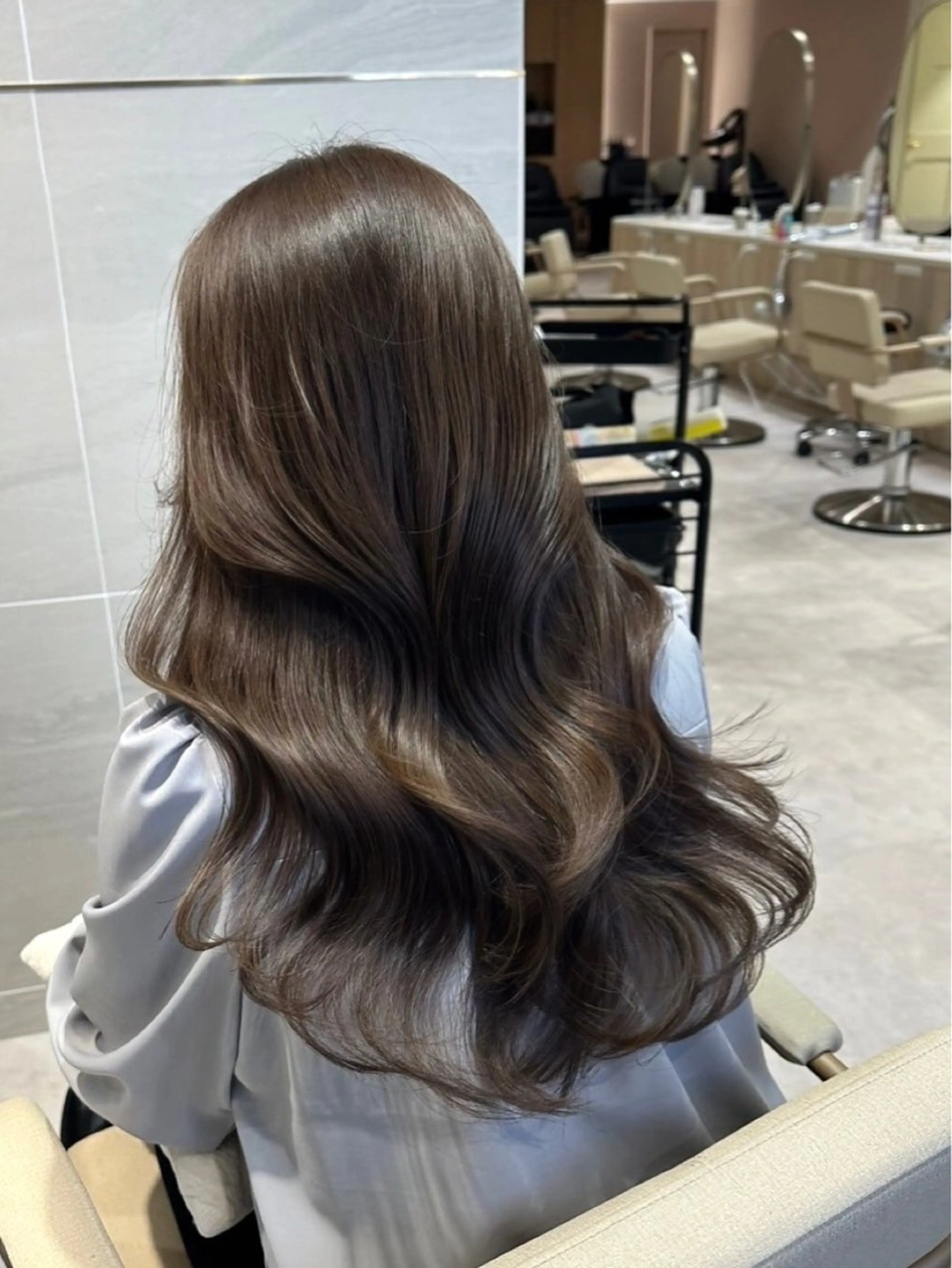 ロング カラー ベージュカラー イルミナカラー シアーベージュ 透明感カラー🌿 グレージュ🐺陽介のヘアスタイル