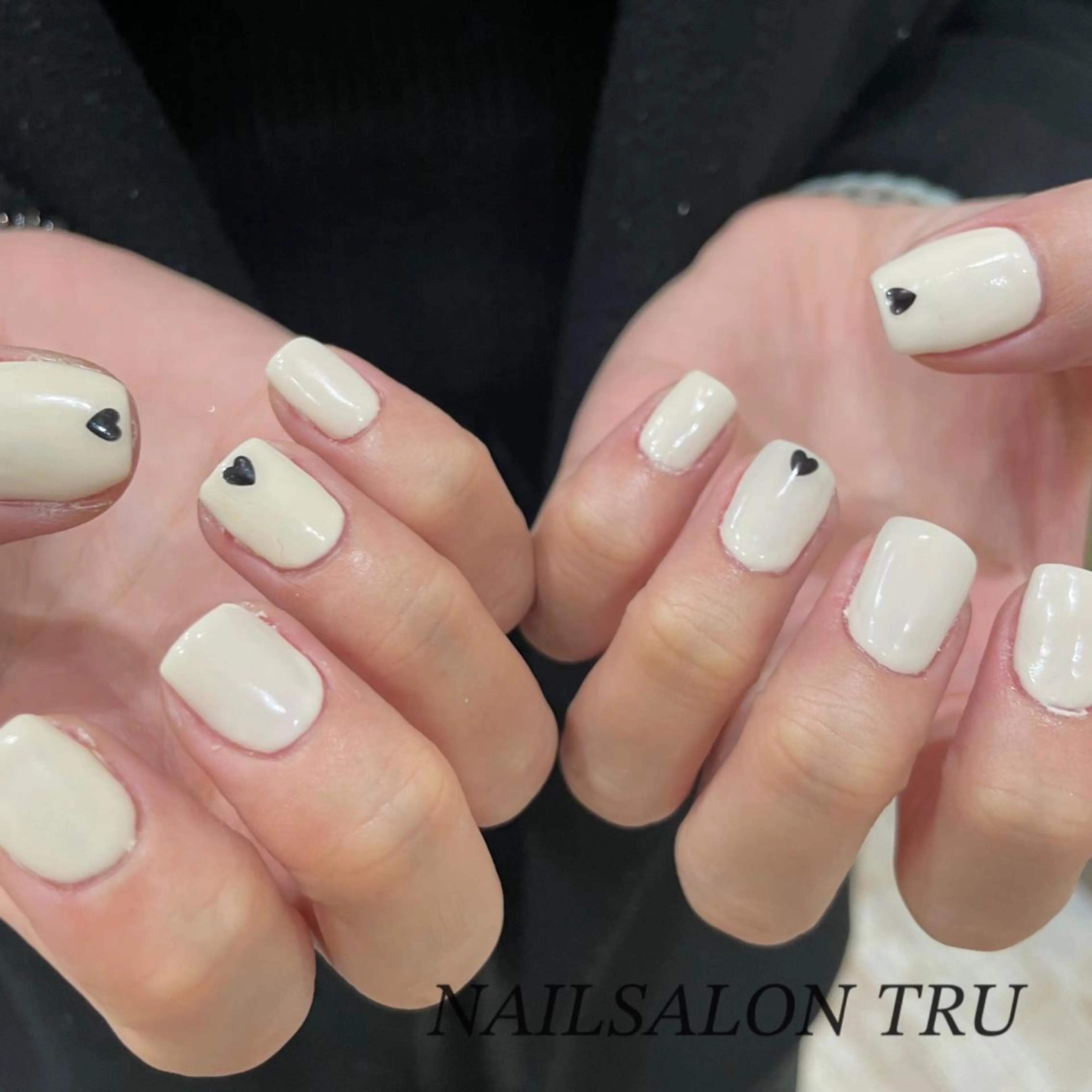 ネイル 𝐼𝑁𝑂𝑈𝐸 𝑀𝐼𝐴のネイルデザイン