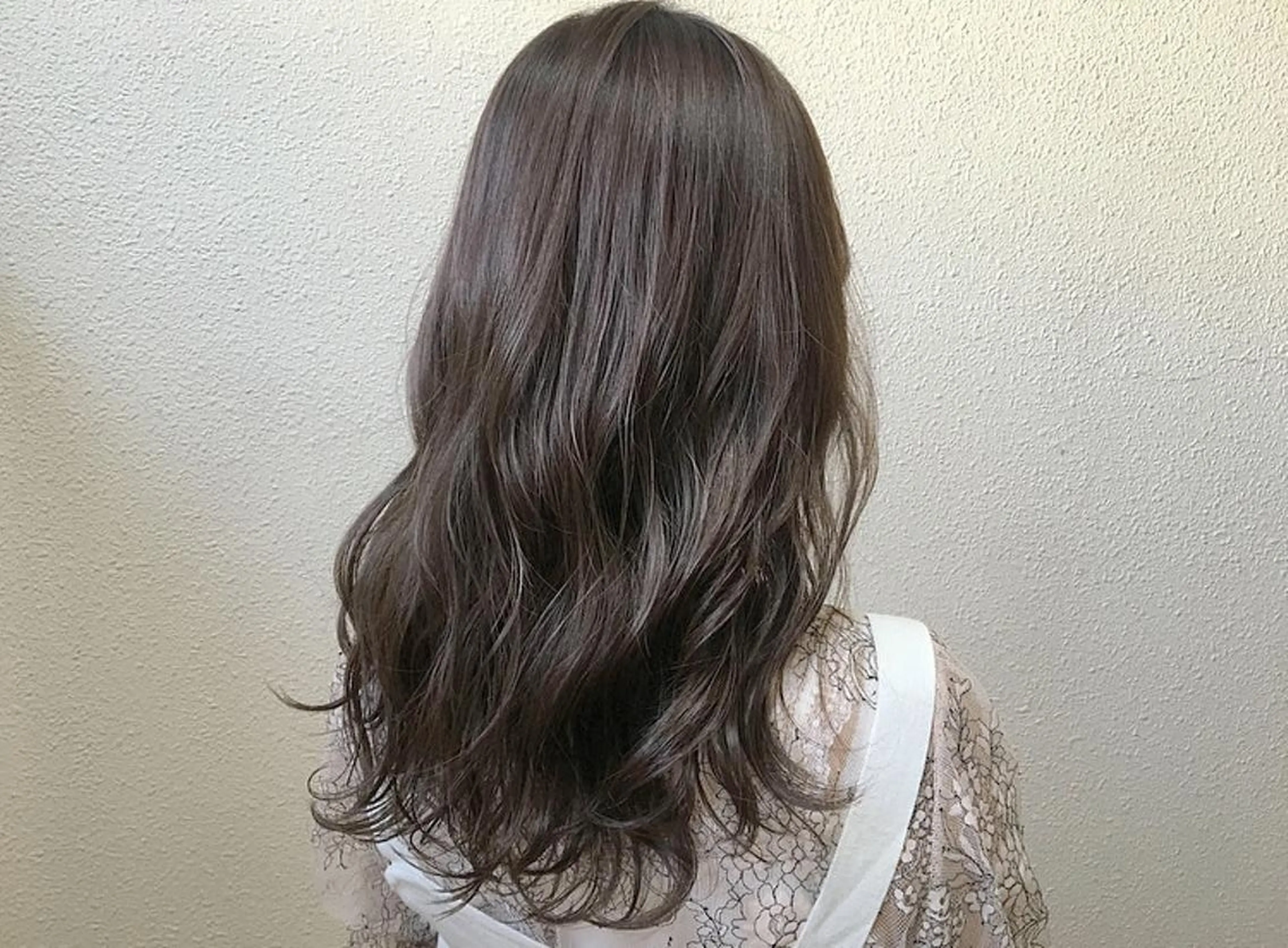 セミロング カラー グレージュ アイスグレージュ カット ヘアカラー トリートメント 半個室女性salon 🩰Natsumiのヘアスタイル