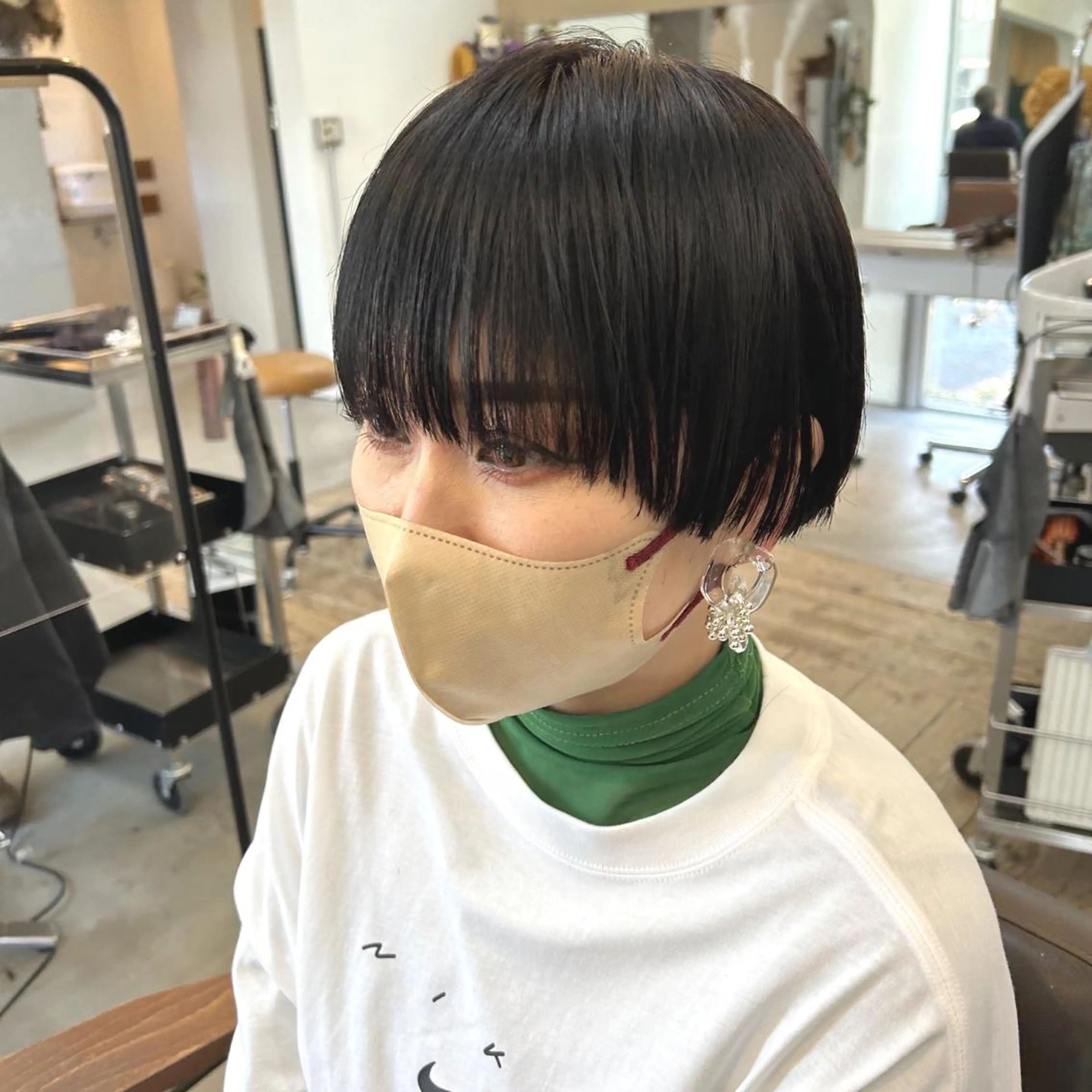 ショート カット ヘアカラー 綿貫 美雪のヘアスタイル