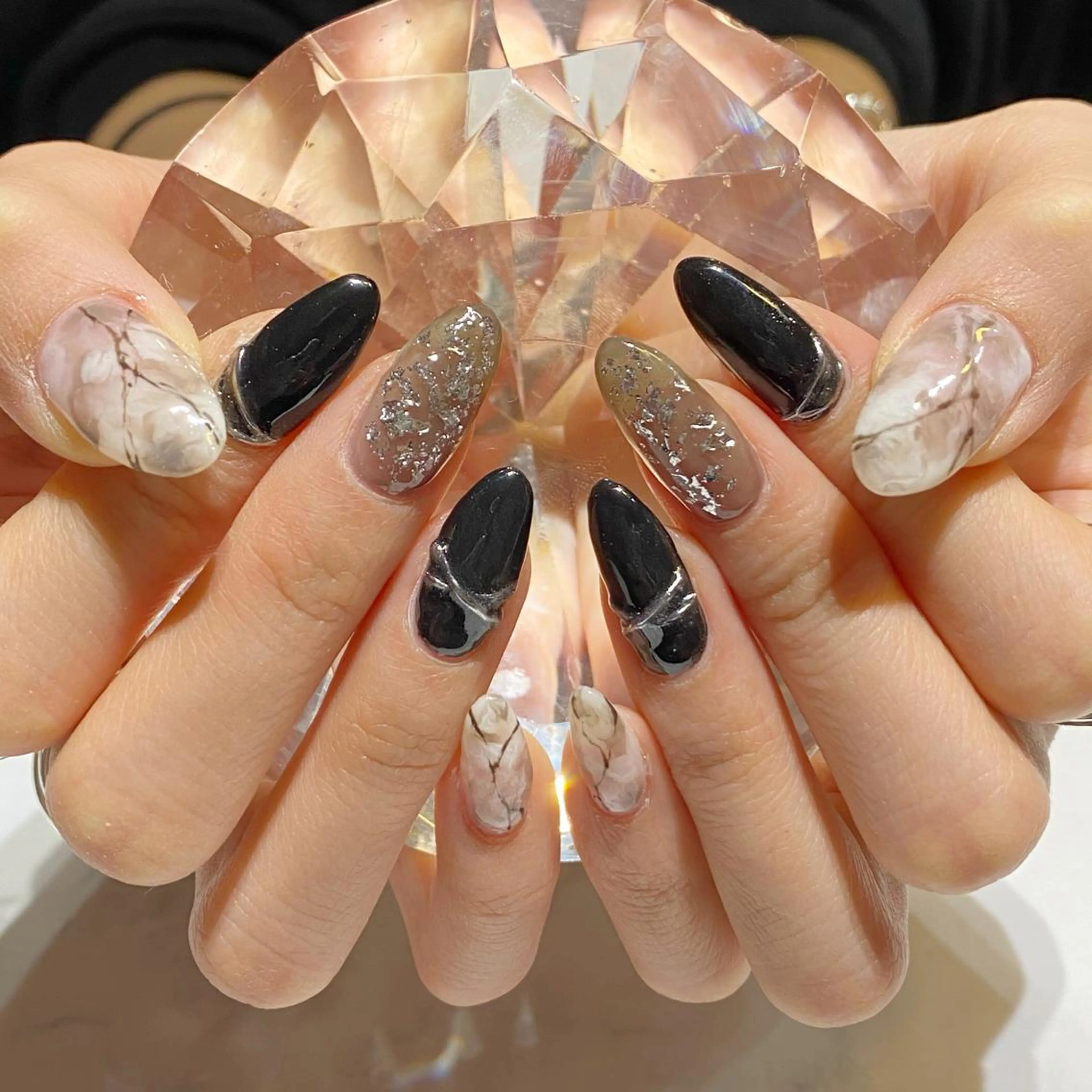 ネイル ジェルネイル 大理石ネイル(マーブル) ホワイト YUN 💅のネイルデザイン