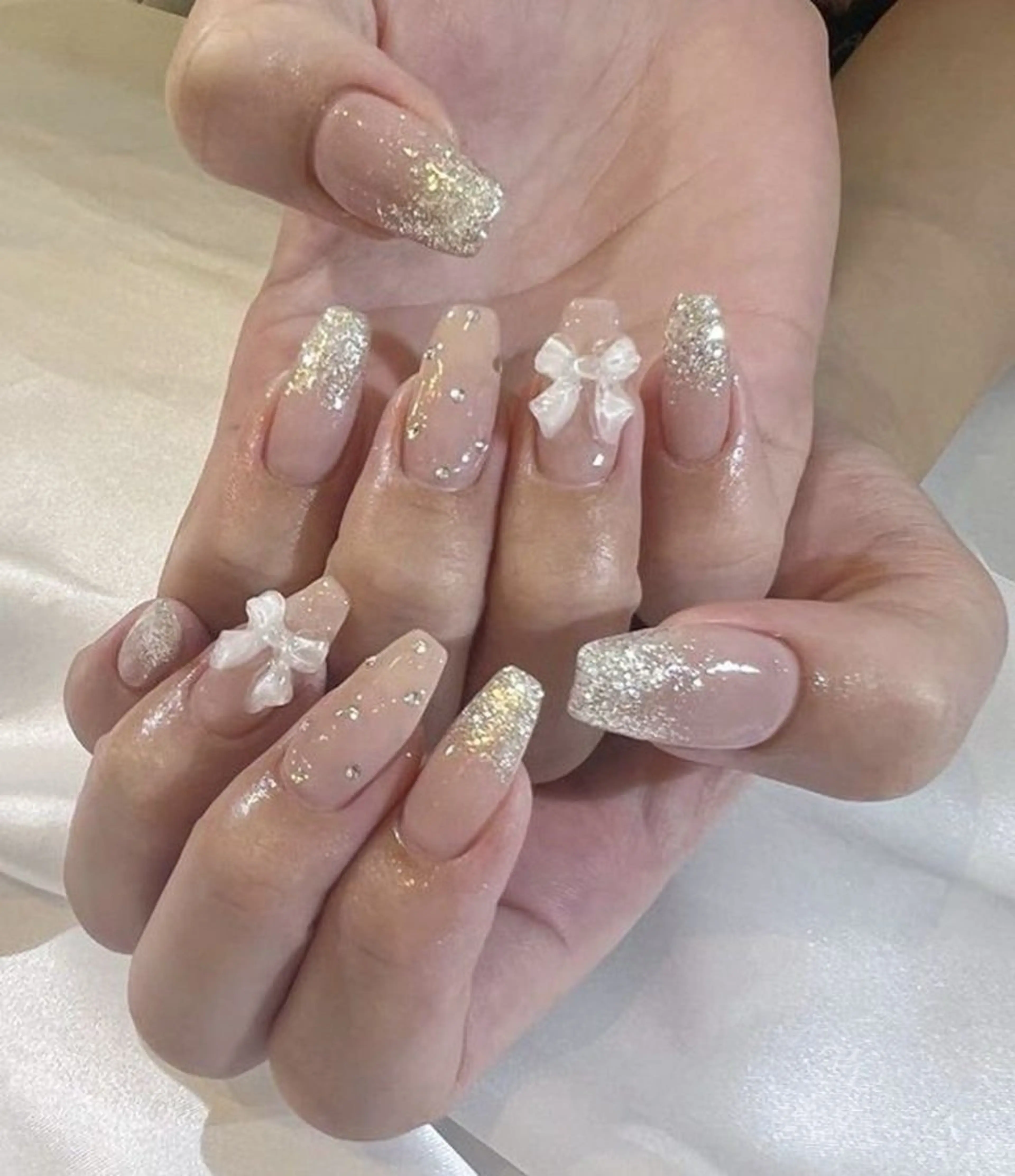 カラー グラデーションカラー ピンクカラー ハンドネイル AIN Nailのネイルデザイン