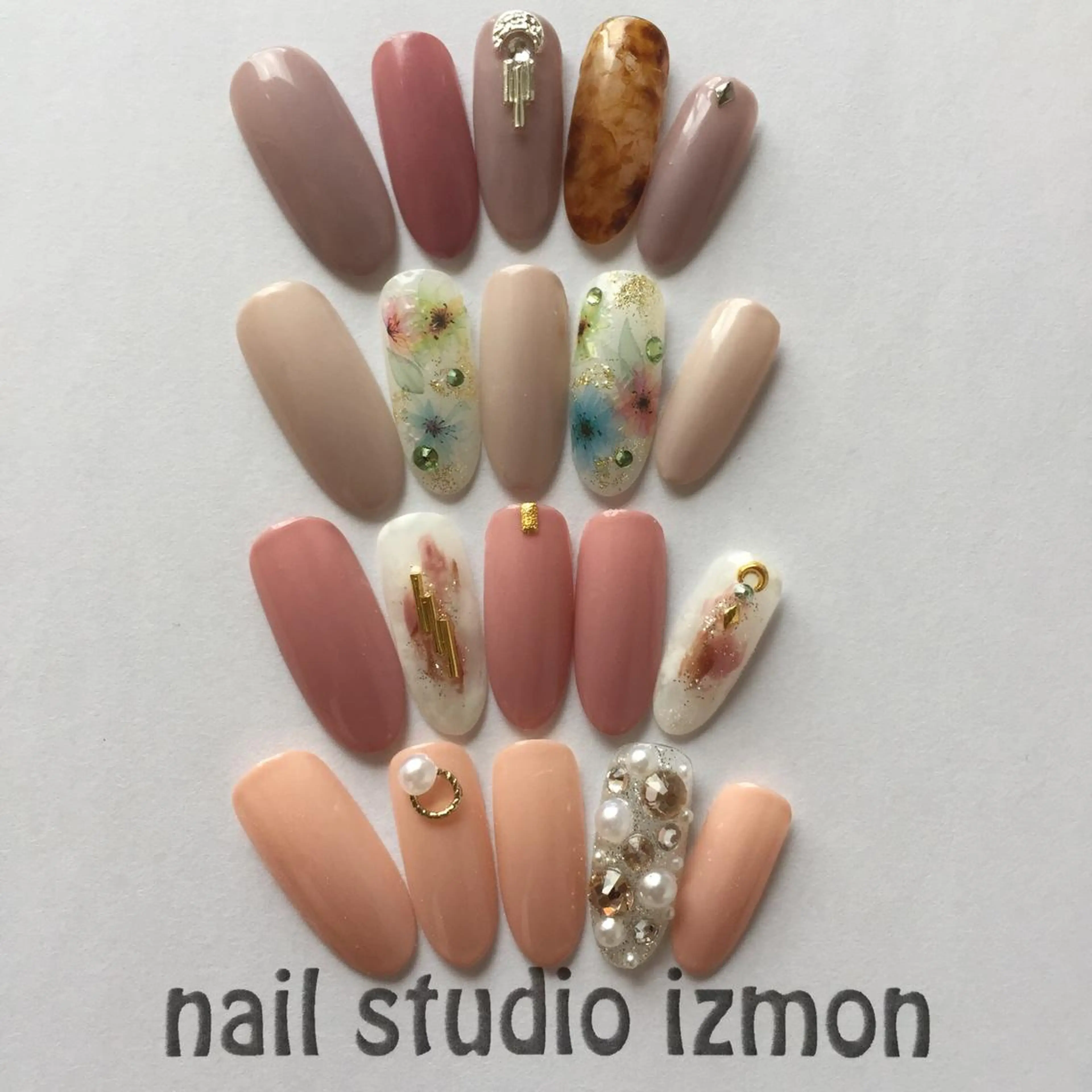 ネイル 🦋izmon nailstudioのネイルデザイン