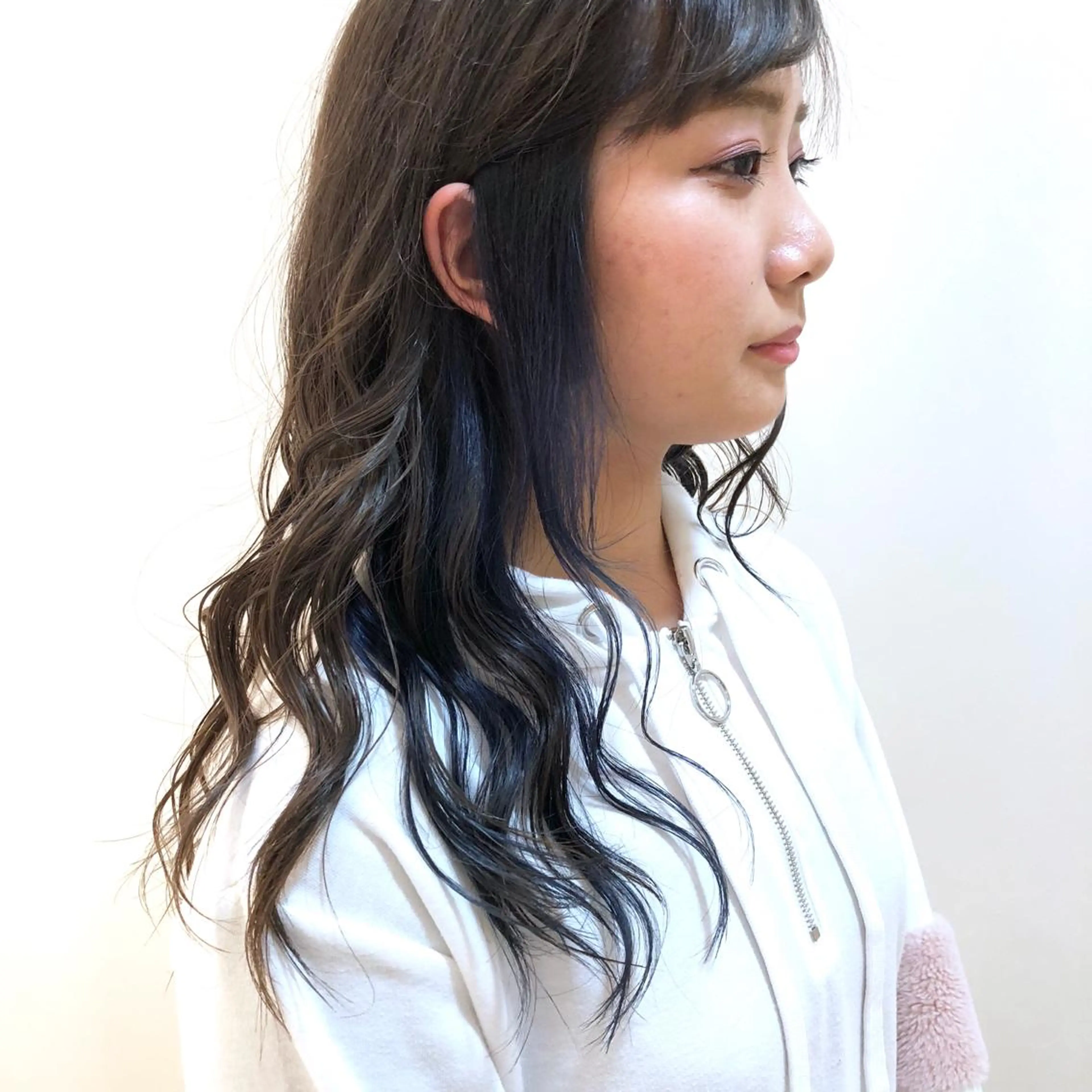 ロング カラー ブルーカラー インナーカラー ヘアカラー トリートメント 🌈ぷる艶カラー🌈 髪質改善👑柳沼尚貴のヘアスタイル