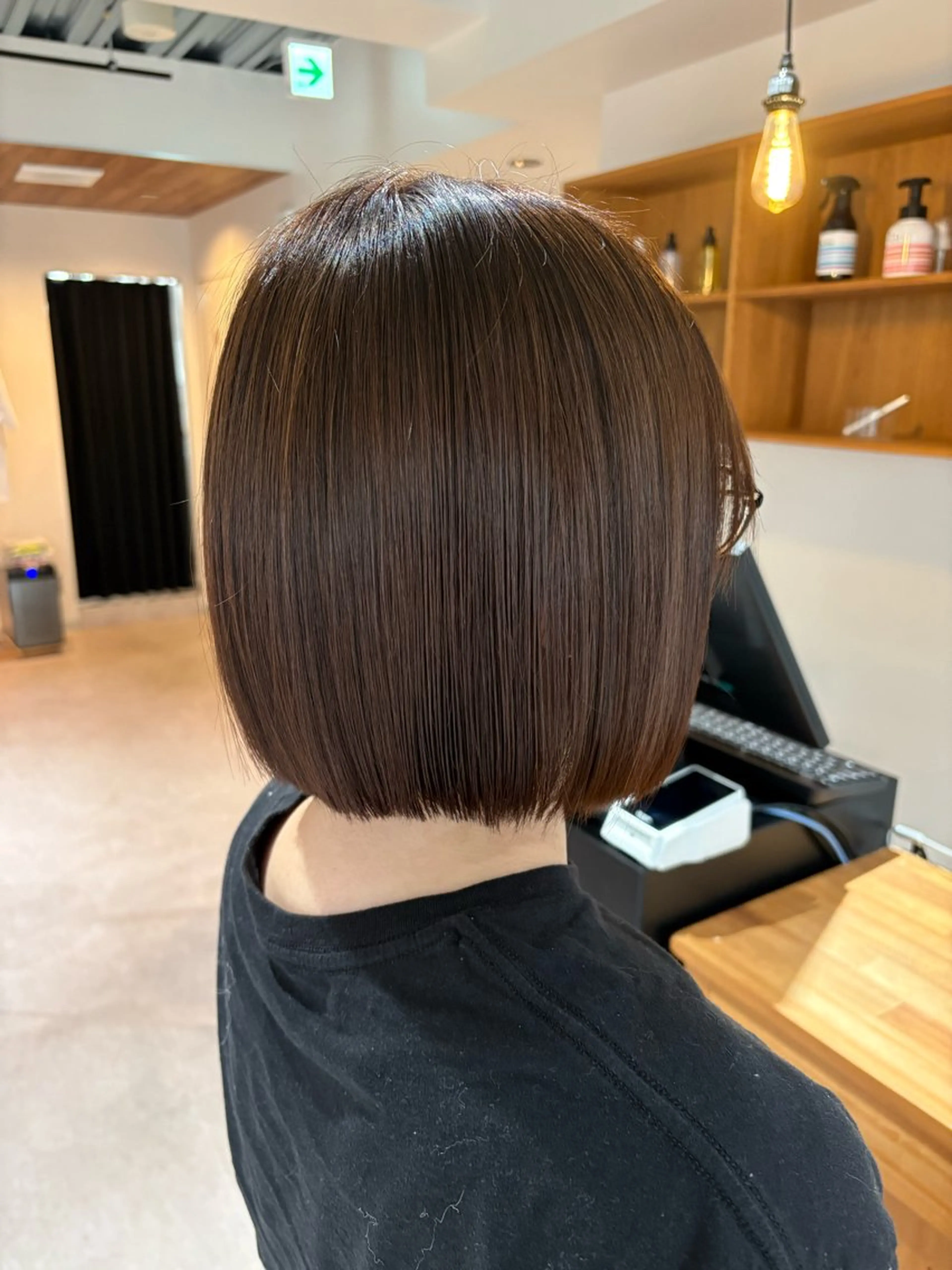 ショート カラー ブラウンカラー ボブ カット aina / n.w.hのヘアスタイル