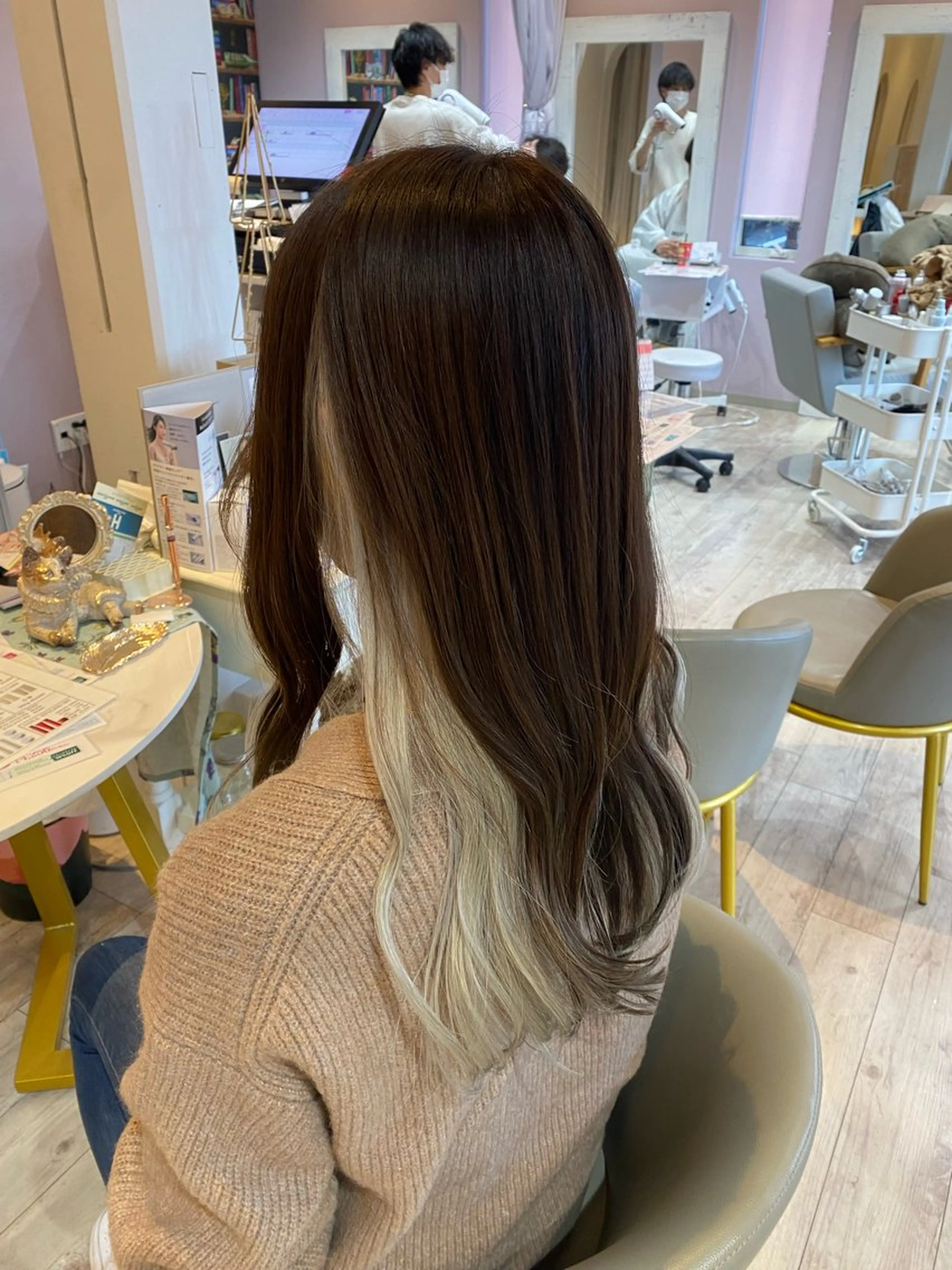 ロング かまだ しおりのヘアスタイル