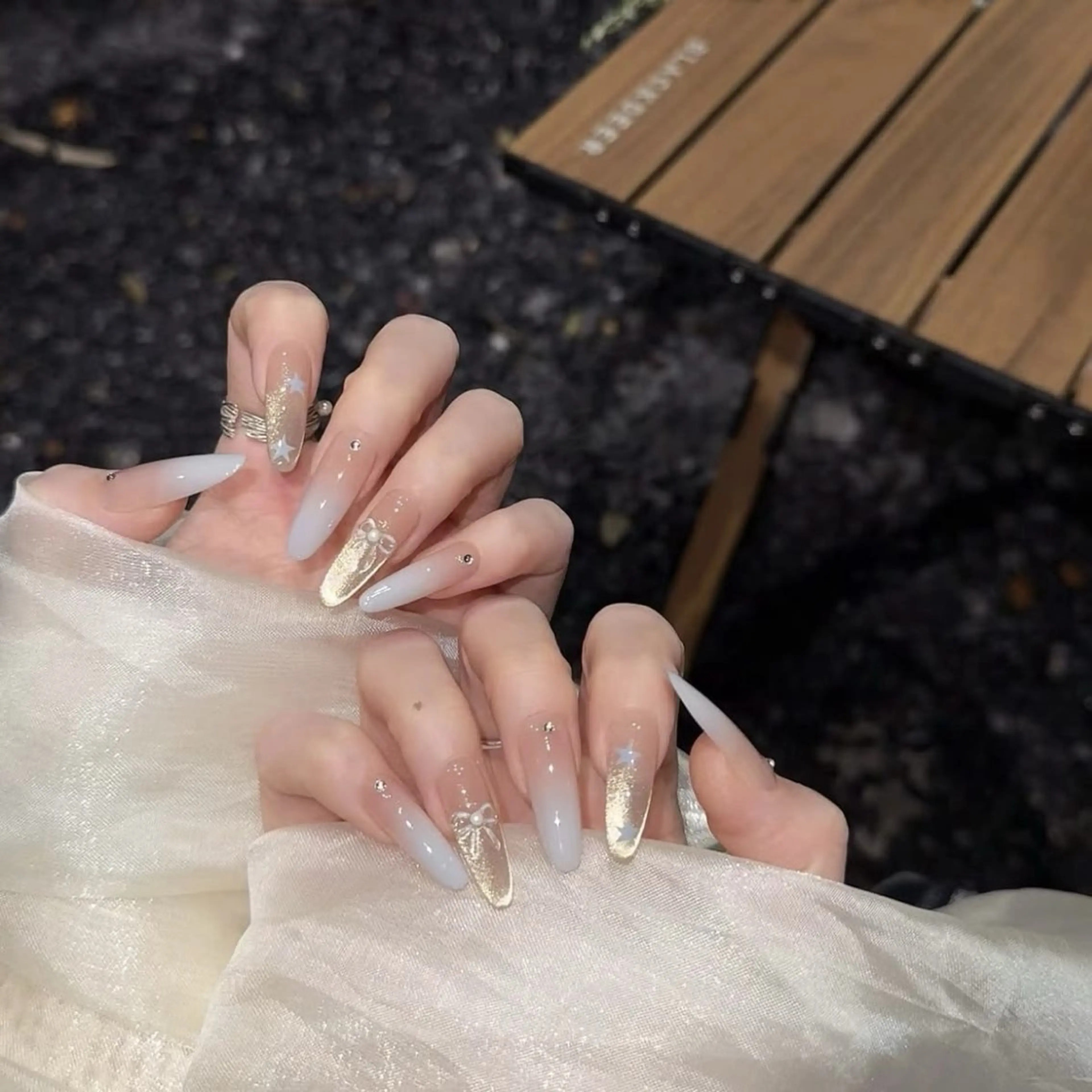 カラー グラデーションカラー ピンクカラー ハンドネイル AIN Nailのネイルデザイン